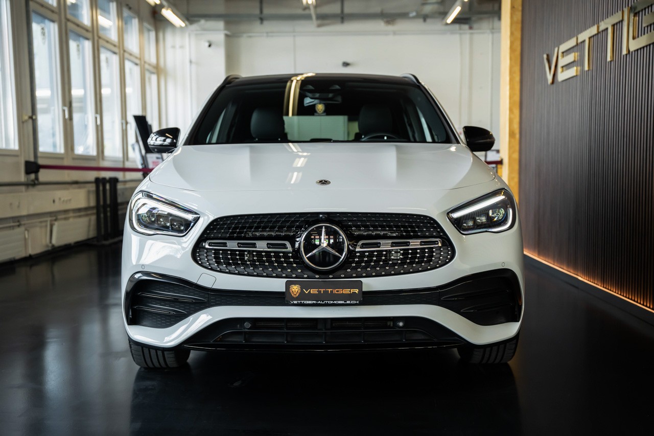 MERCEDES-BENZ GLA 250 AMG Line 8G-DCT-showroom-element-1