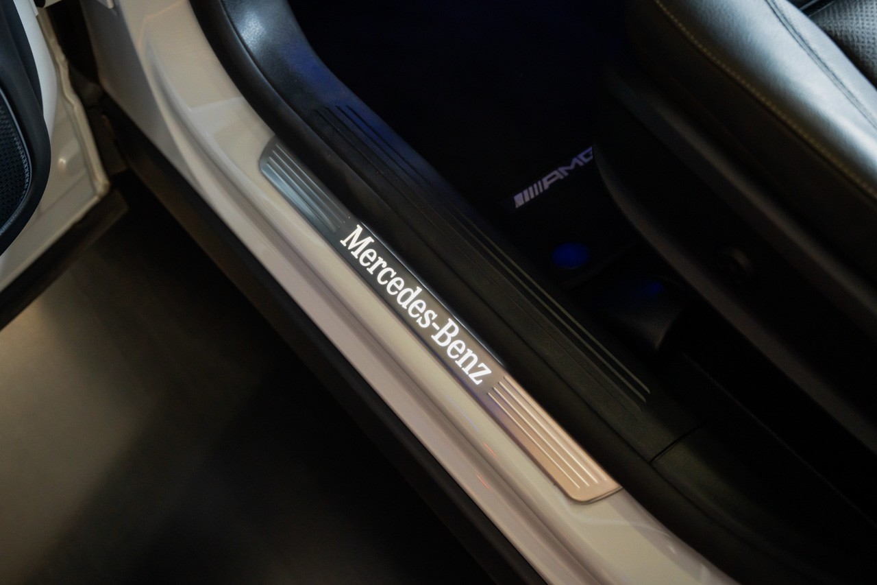MERCEDES-BENZ GLA 250 AMG Line 8G-DCT-image-34