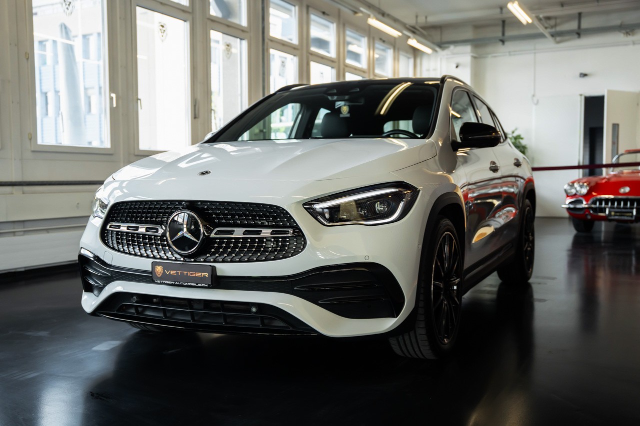 MERCEDES-BENZ GLA 250 AMG Line 8G-DCT-showroom-element-2