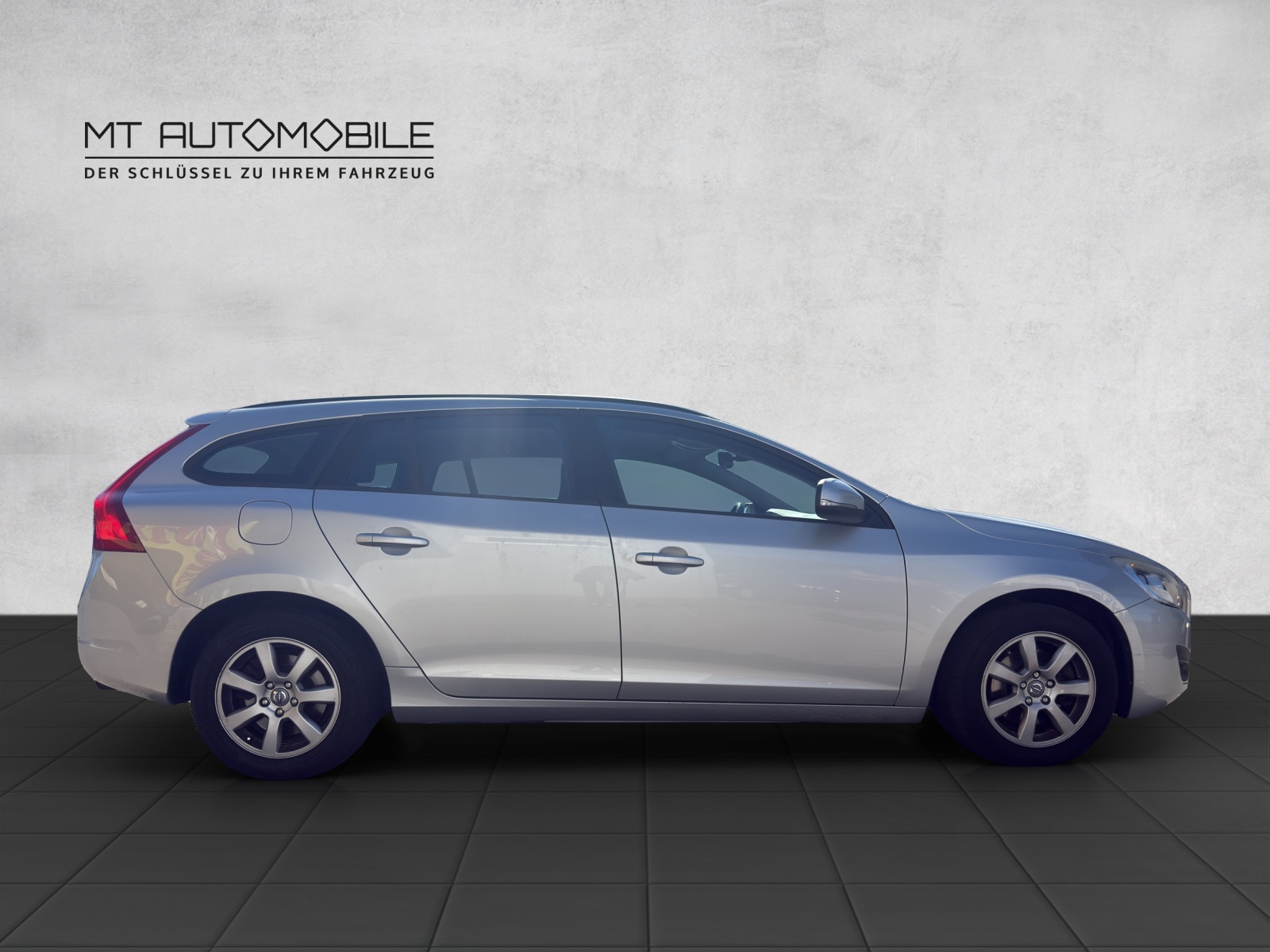 VOLVO V60 T4 Kinetic-showroom-element-2