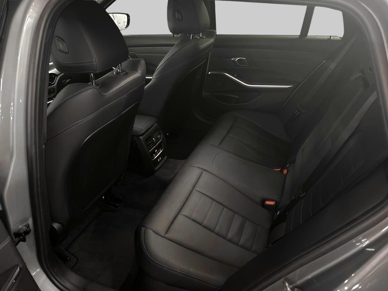 BMW 320d xDrive Tour. M Sport-image-15