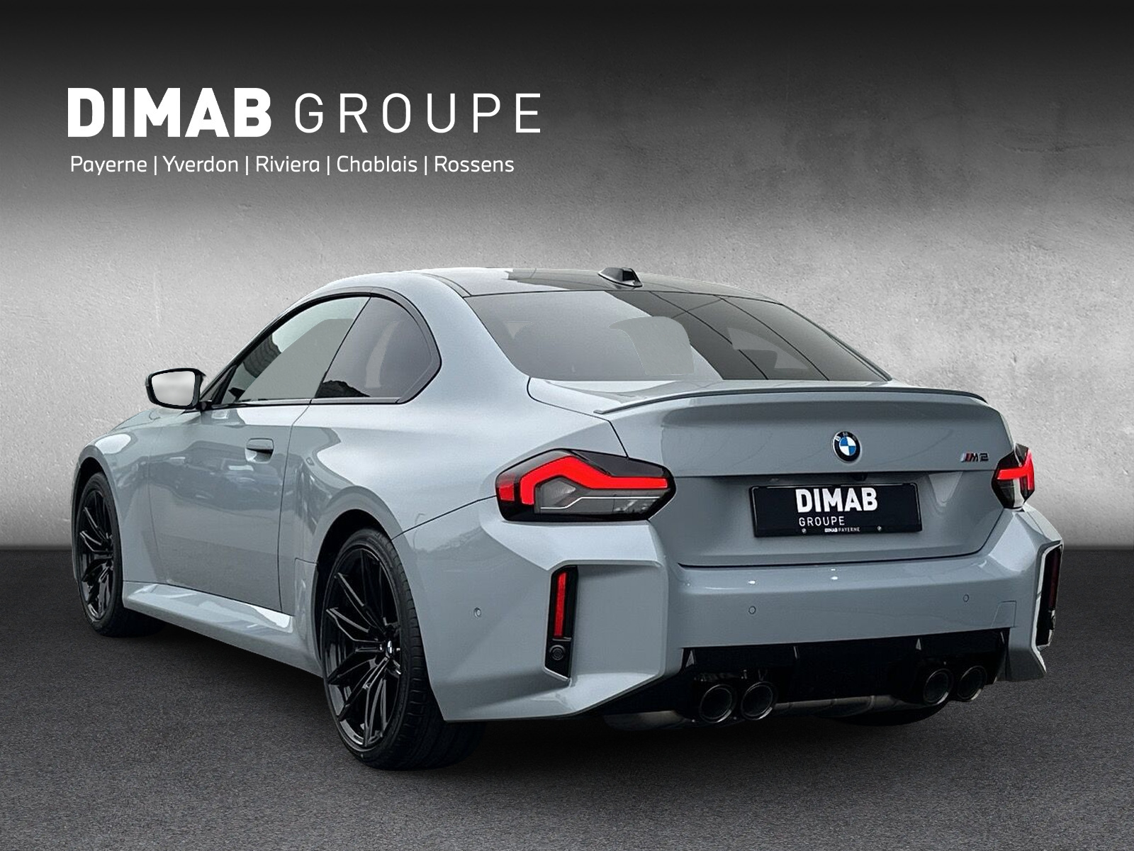 BMW M2 Steptronic-showroom-element-2