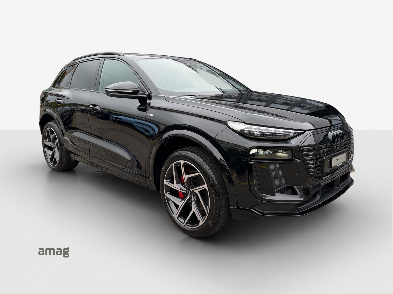AUDI Q6 e-tron quattro-image-5