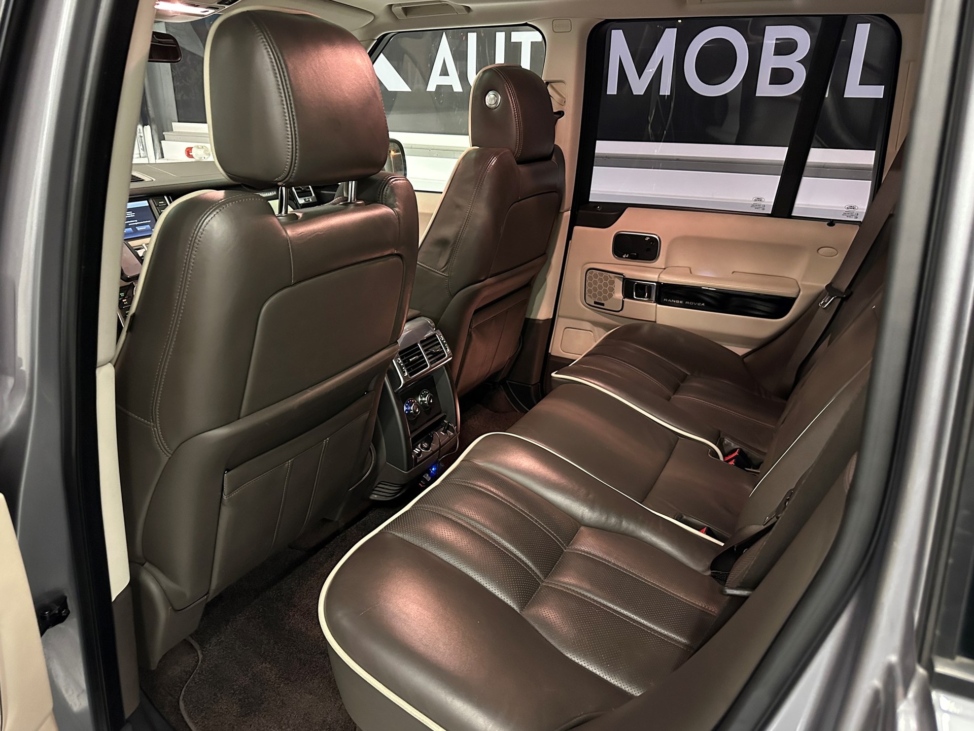 LAND ROVER Range Rover 4.4 TDV8 Autobiography Automatic-image-14