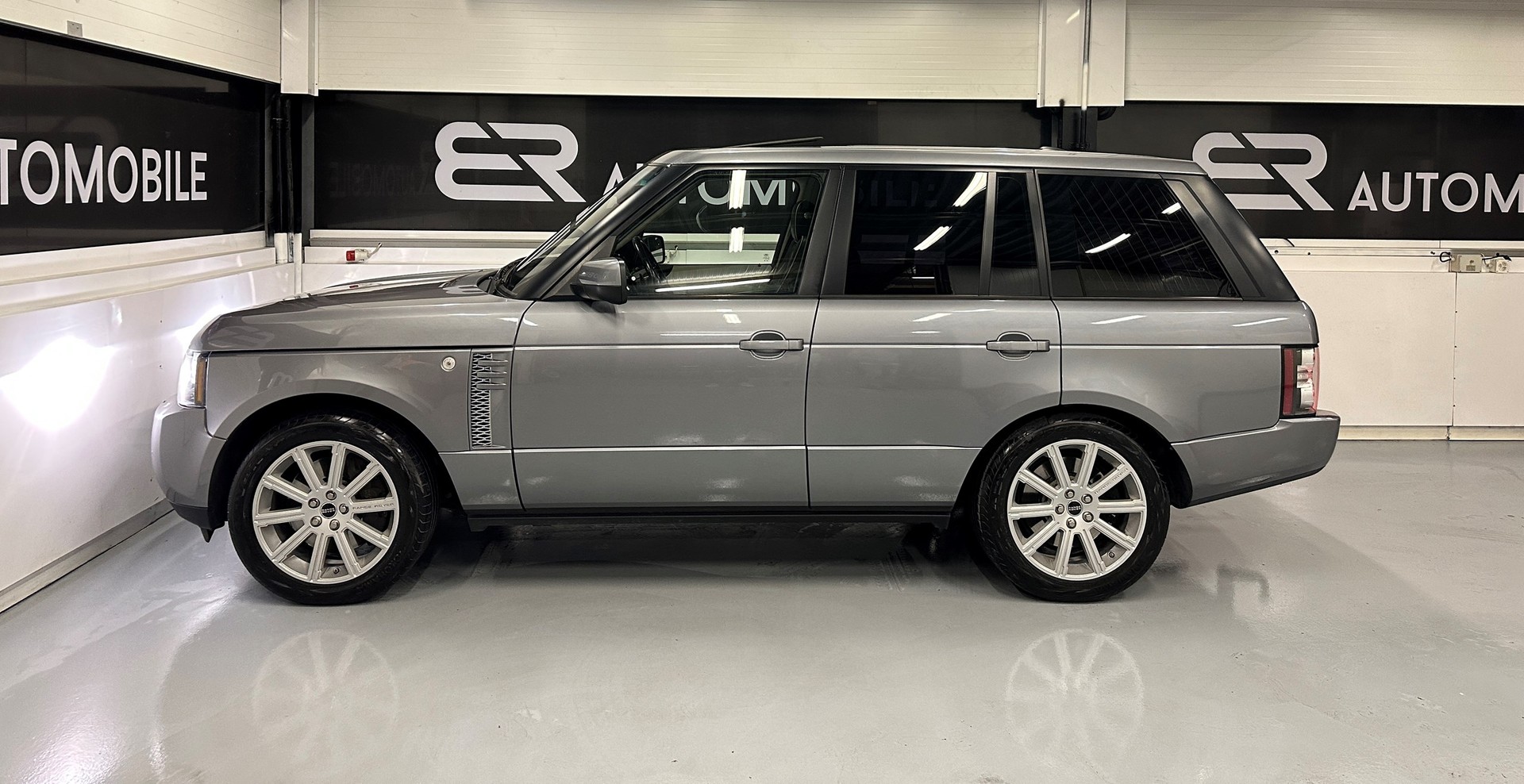 LAND ROVER Range Rover 4.4 TDV8 Autobiography Automatic-image-5