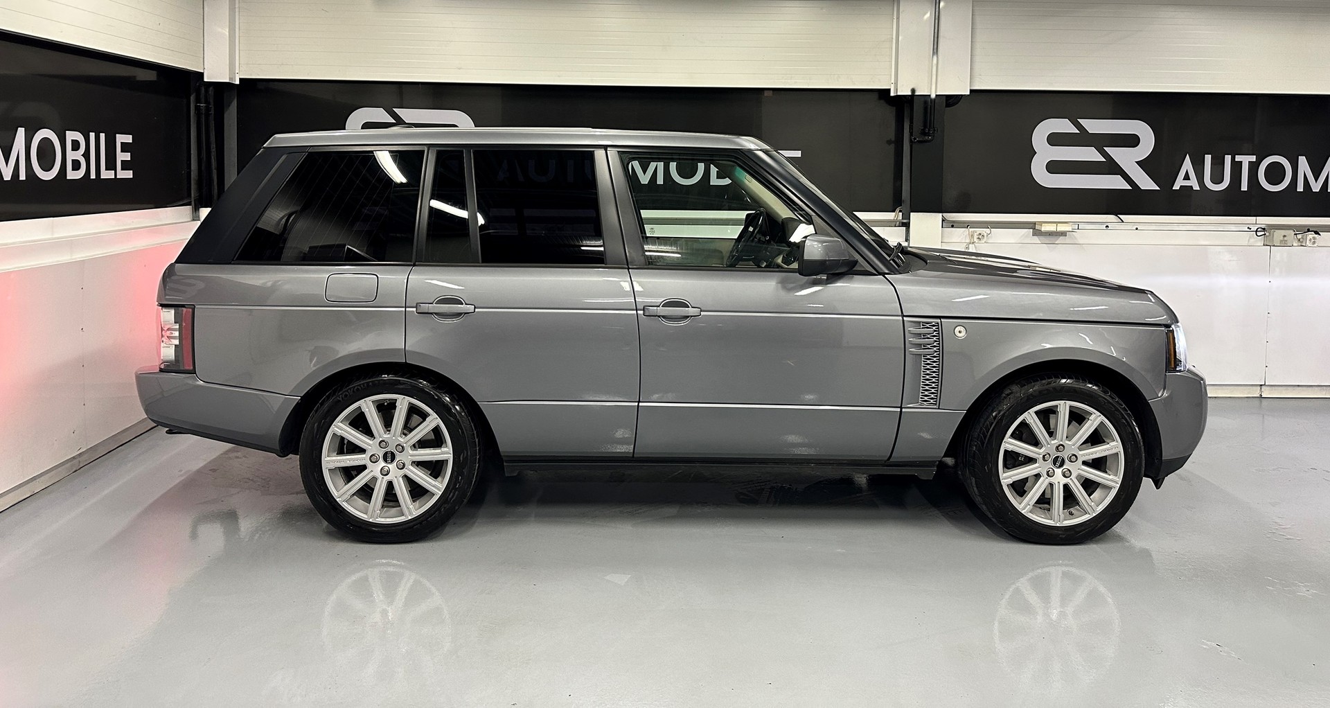LAND ROVER Range Rover 4.4 TDV8 Autobiography Automatic-image-7
