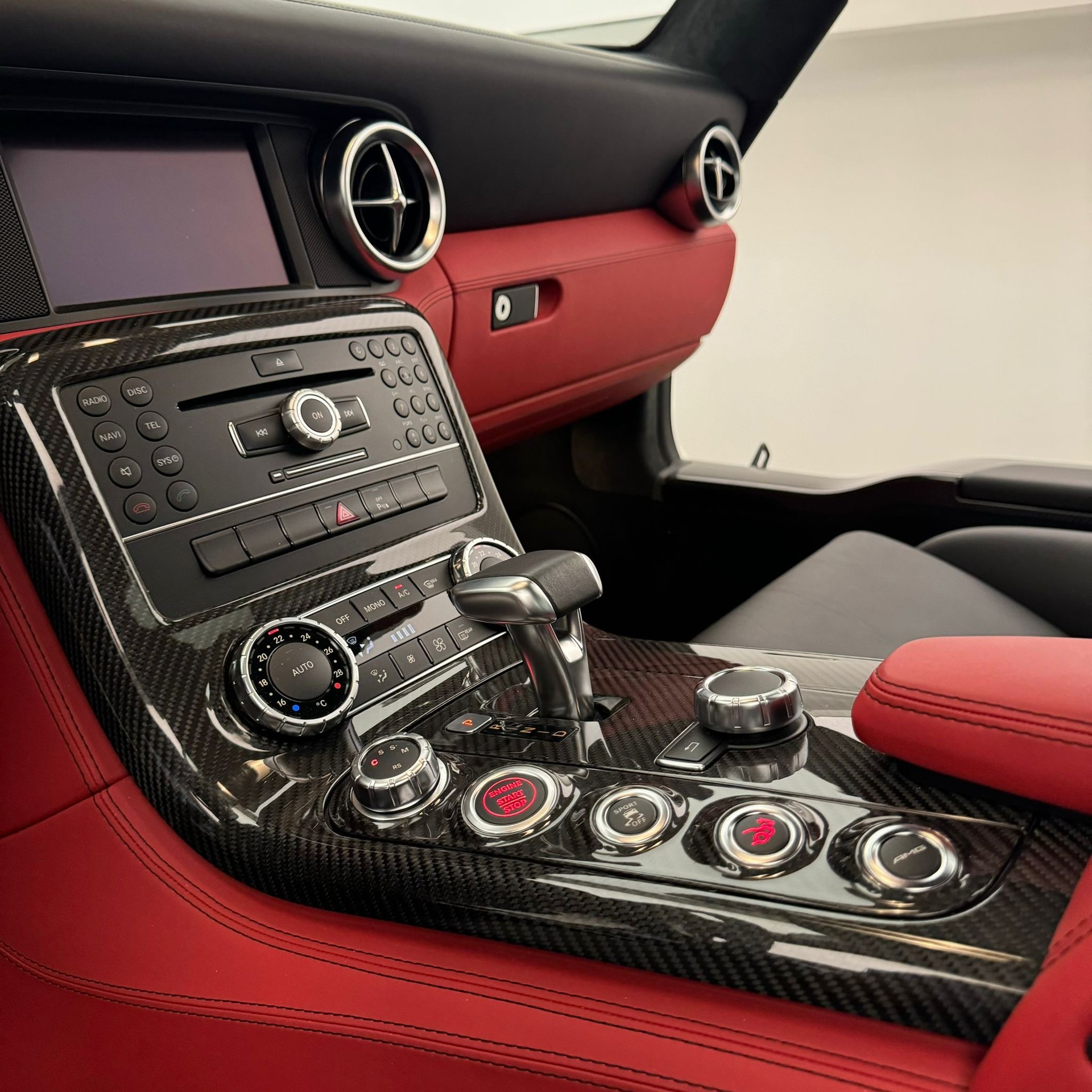 MERCEDES-BENZ SLS 63 AMG Speedshift RennTech-image-16