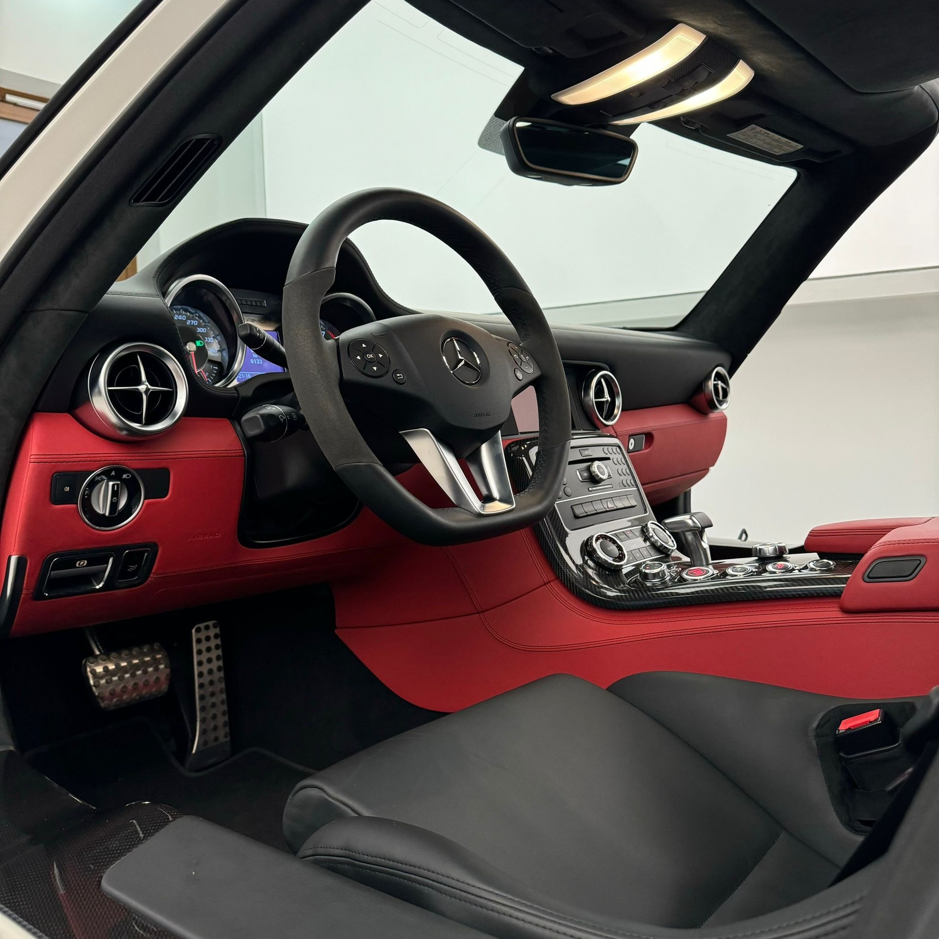 MERCEDES-BENZ SLS 63 AMG Speedshift RennTech-image-13
