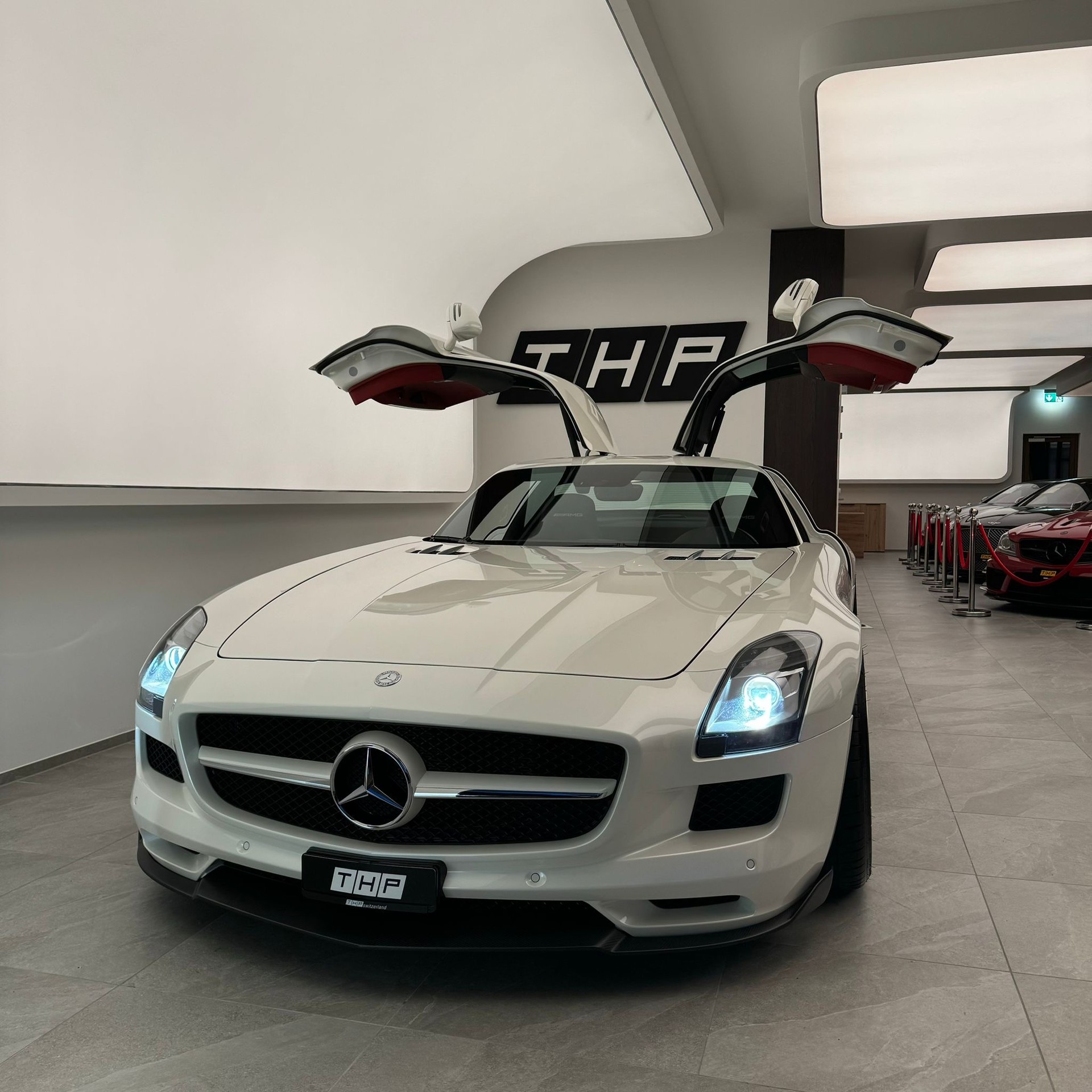 MERCEDES-BENZ SLS 63 AMG Speedshift RennTech-image-4
