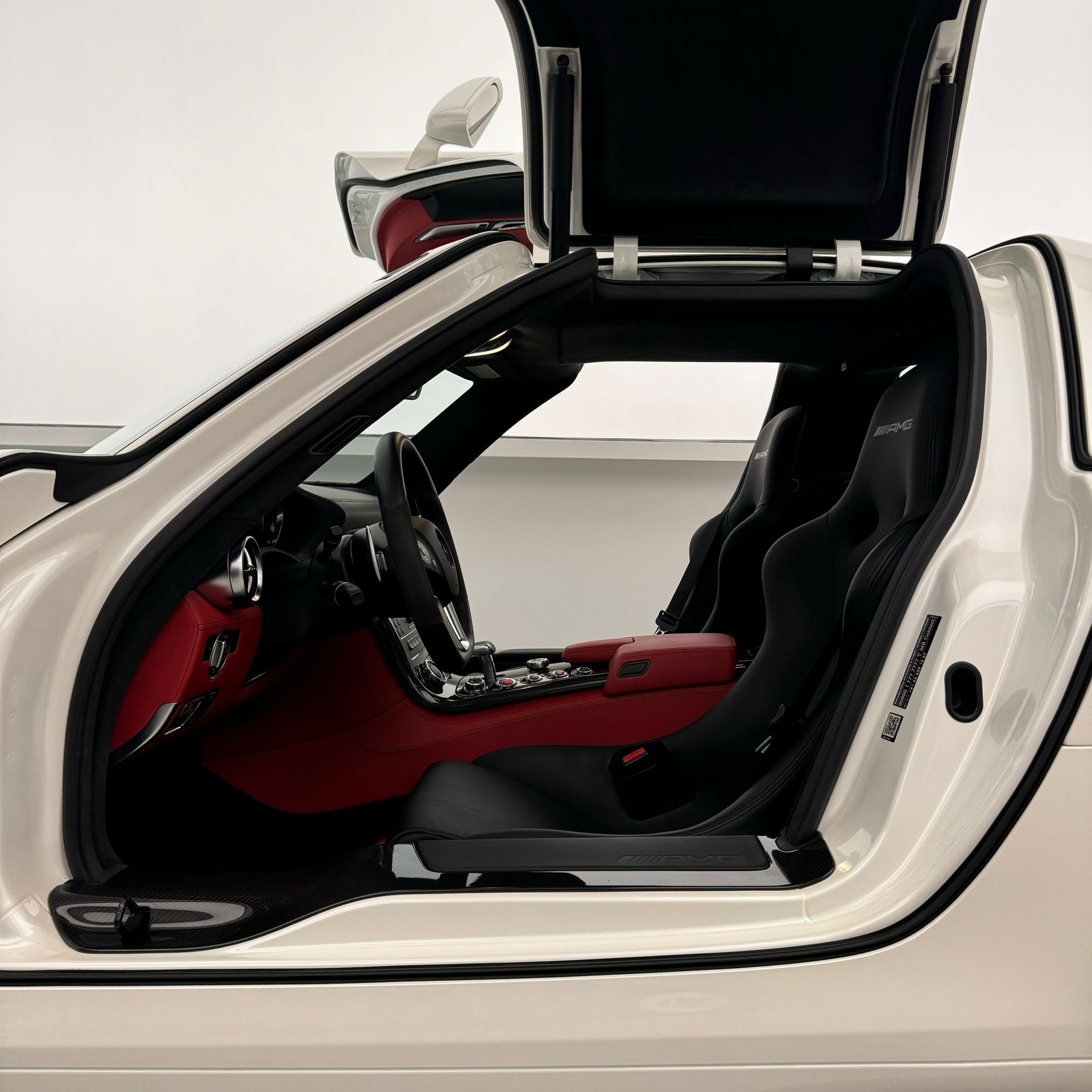 MERCEDES-BENZ SLS 63 AMG Speedshift RennTech-image-11