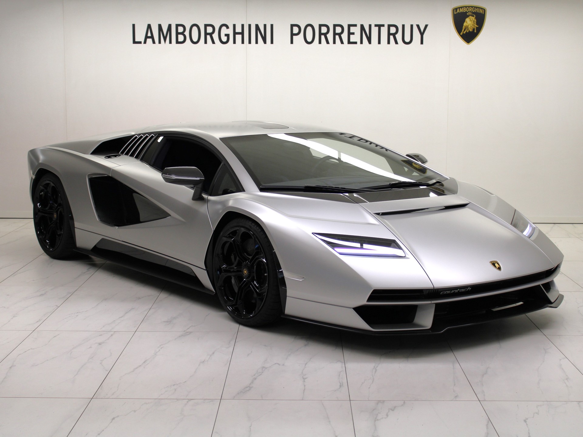LAMBORGHINI Countach