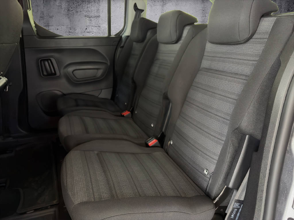 OPEL Combo Life 1.5 D Ultimate S/S 7 places-image-10