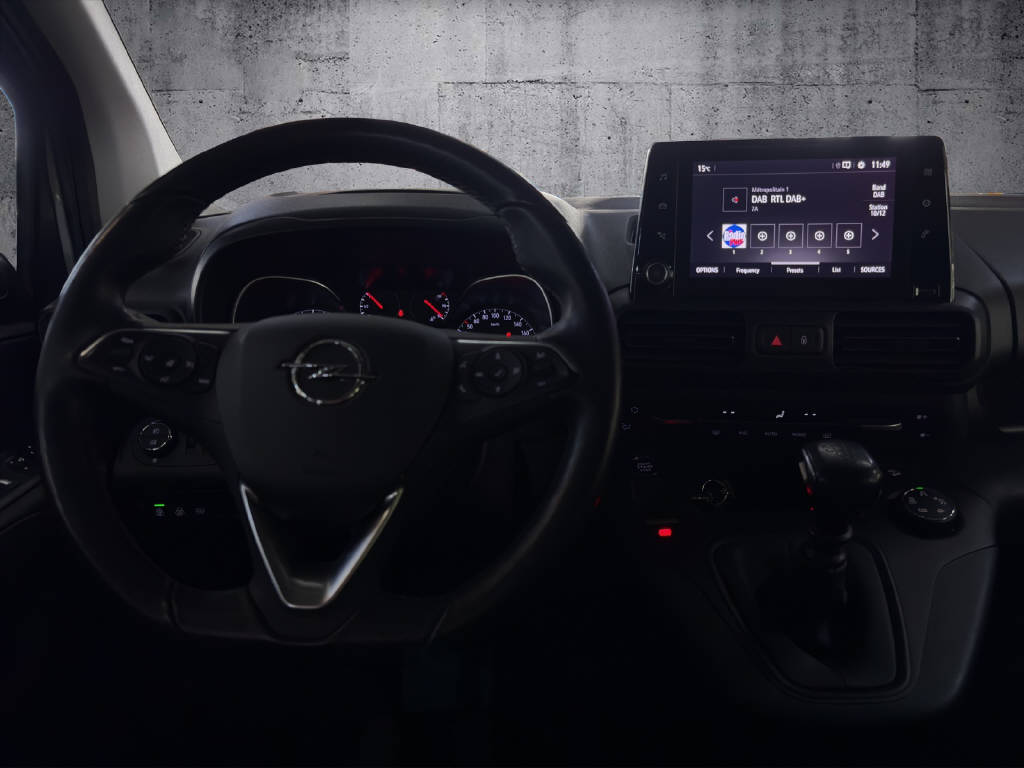 OPEL Combo Life 1.5 D Ultimate S/S 7 places-image-11