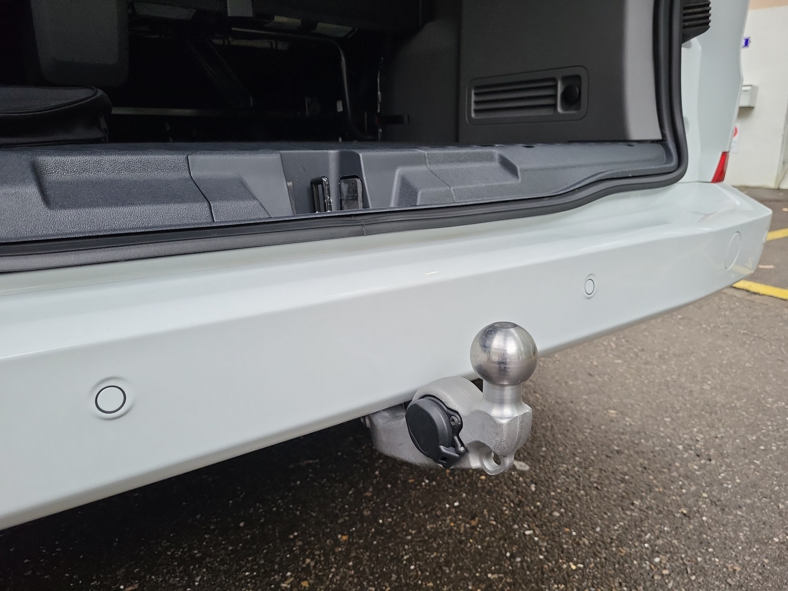 VW Caravelle BEV Elektro 218PS 8Plätze-image-19