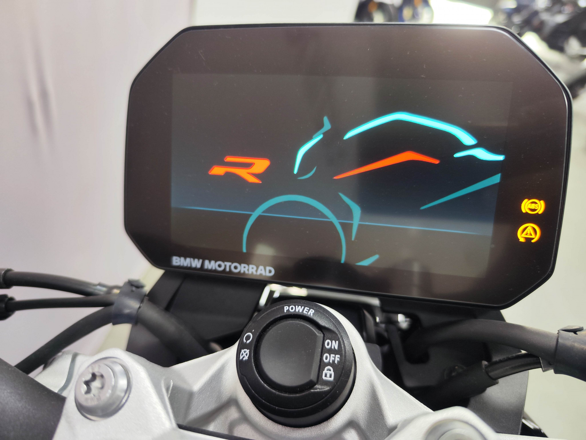 BMW F 900 R ***77 kW*** Leasing 3.9% ***-image-8