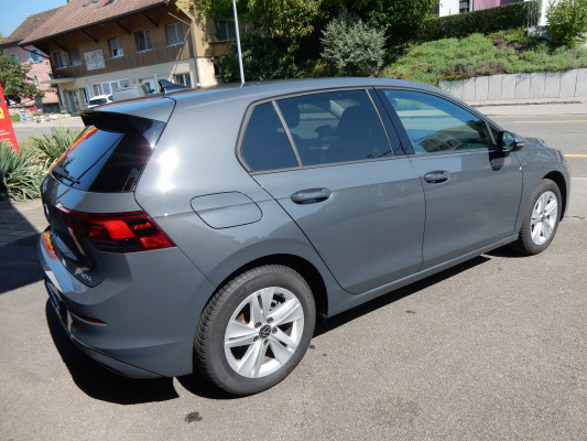 VW Golf 1.5 eTSI Life DSG-image-4