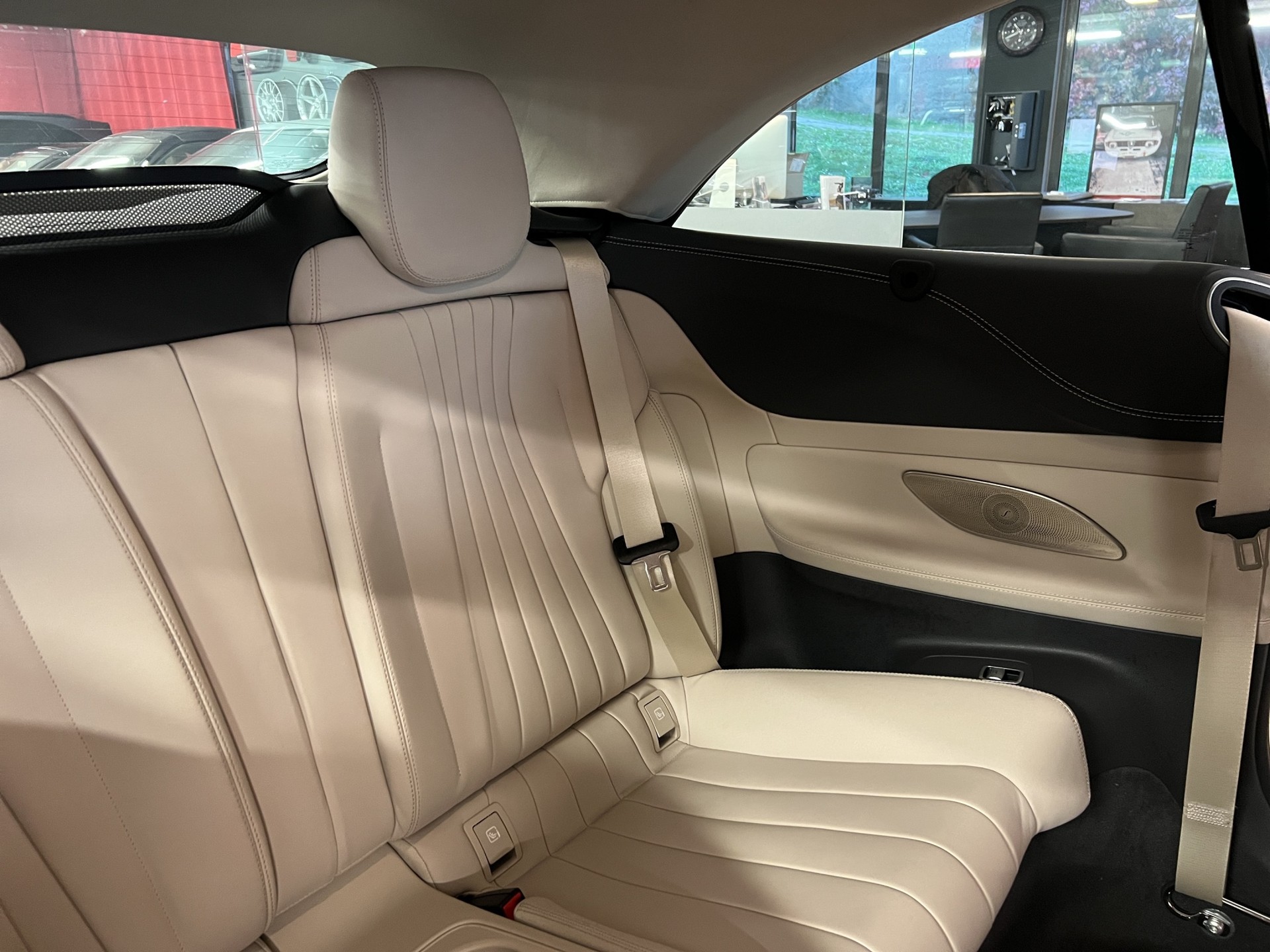 MERCEDES-BENZ E 200 Cabriolet 4Matic AMG Line 9G-Tronic LEASING à partir de CHF 595.-/mois-image-10