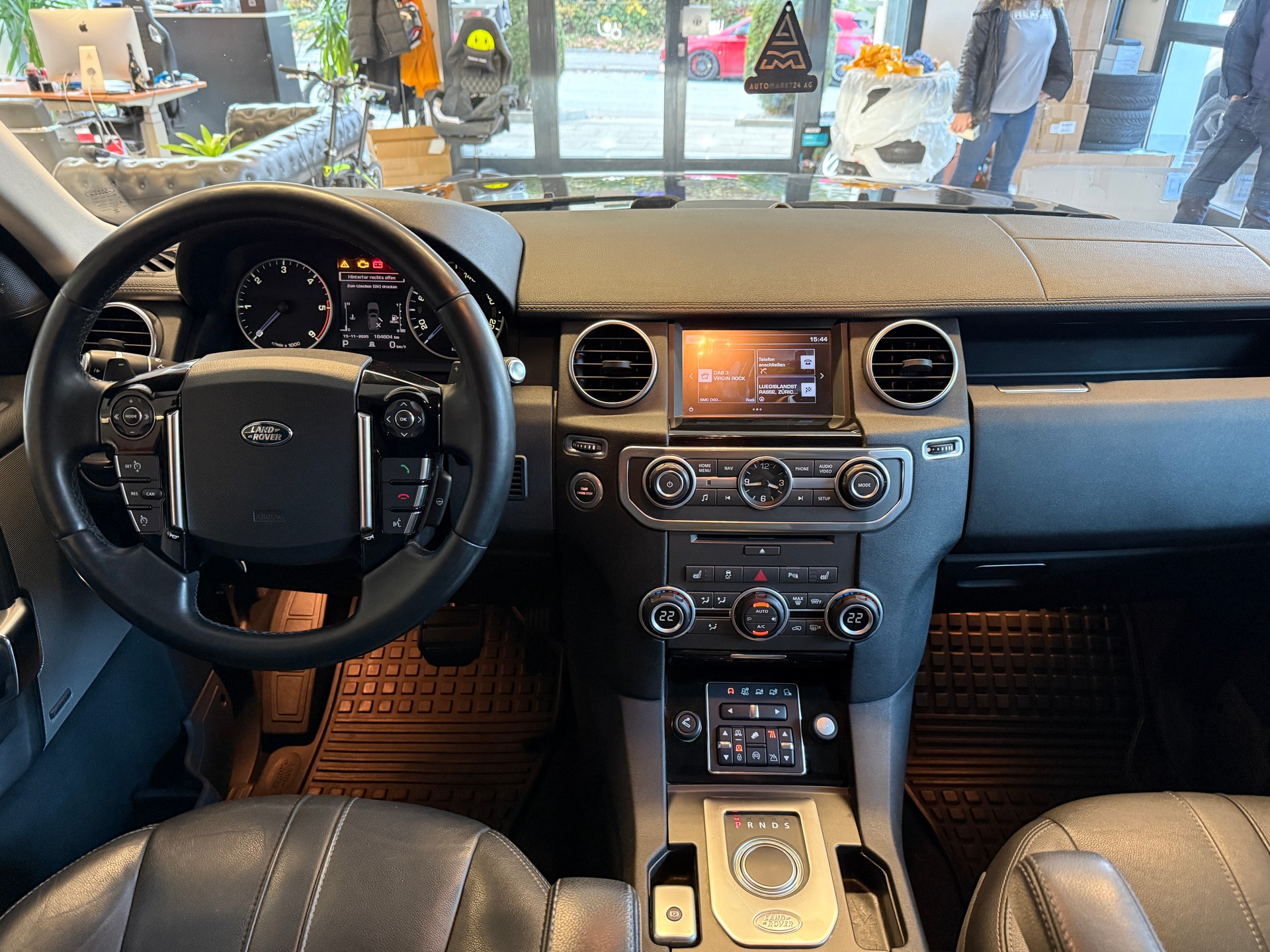 LAND ROVER Discovery 3.0 TDV6 !!!7Plätze!!! 210 Graphite-image-7