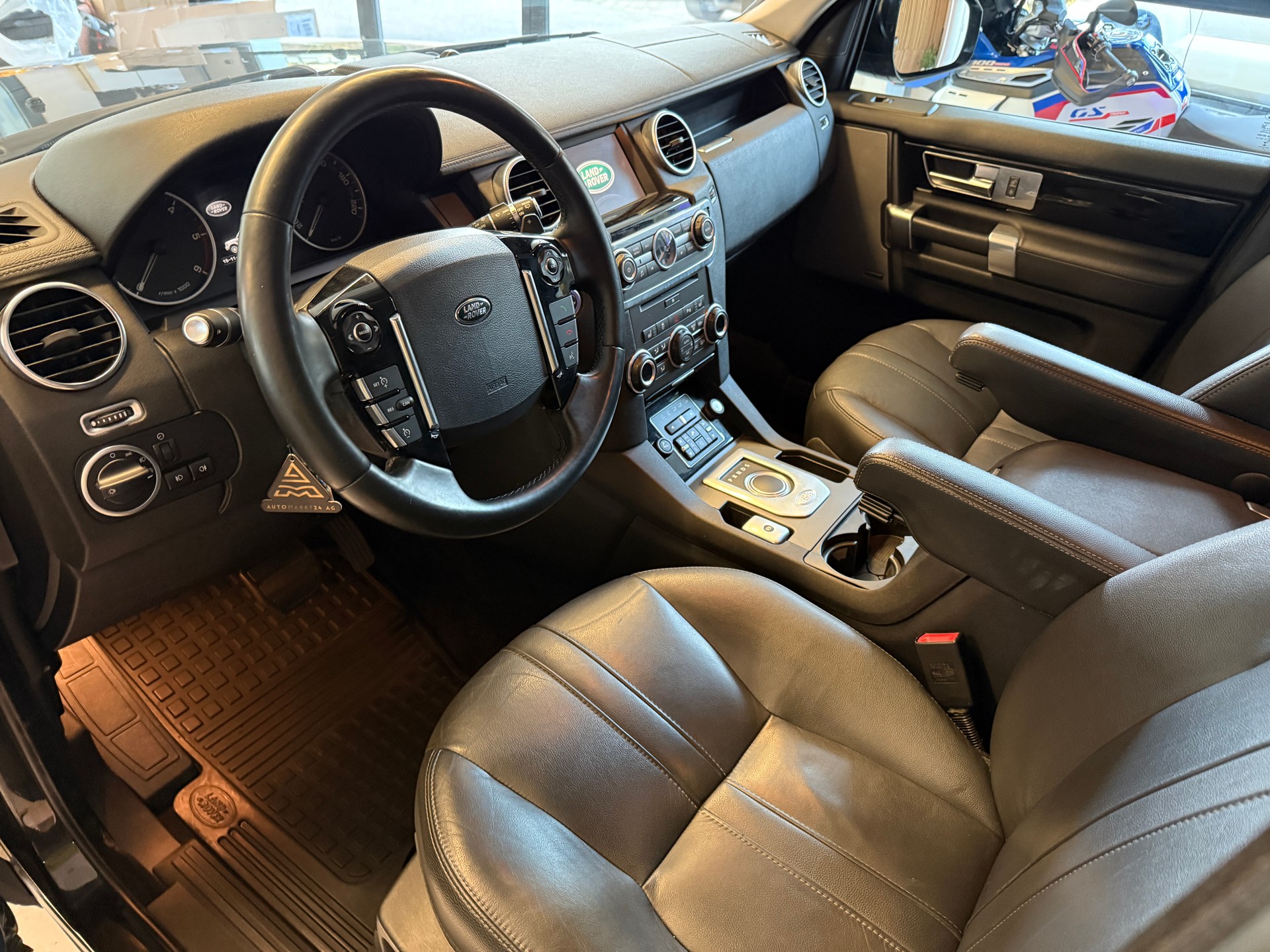 LAND ROVER Discovery 3.0 TDV6 !!!7Plätze!!! 210 Graphite-image-4