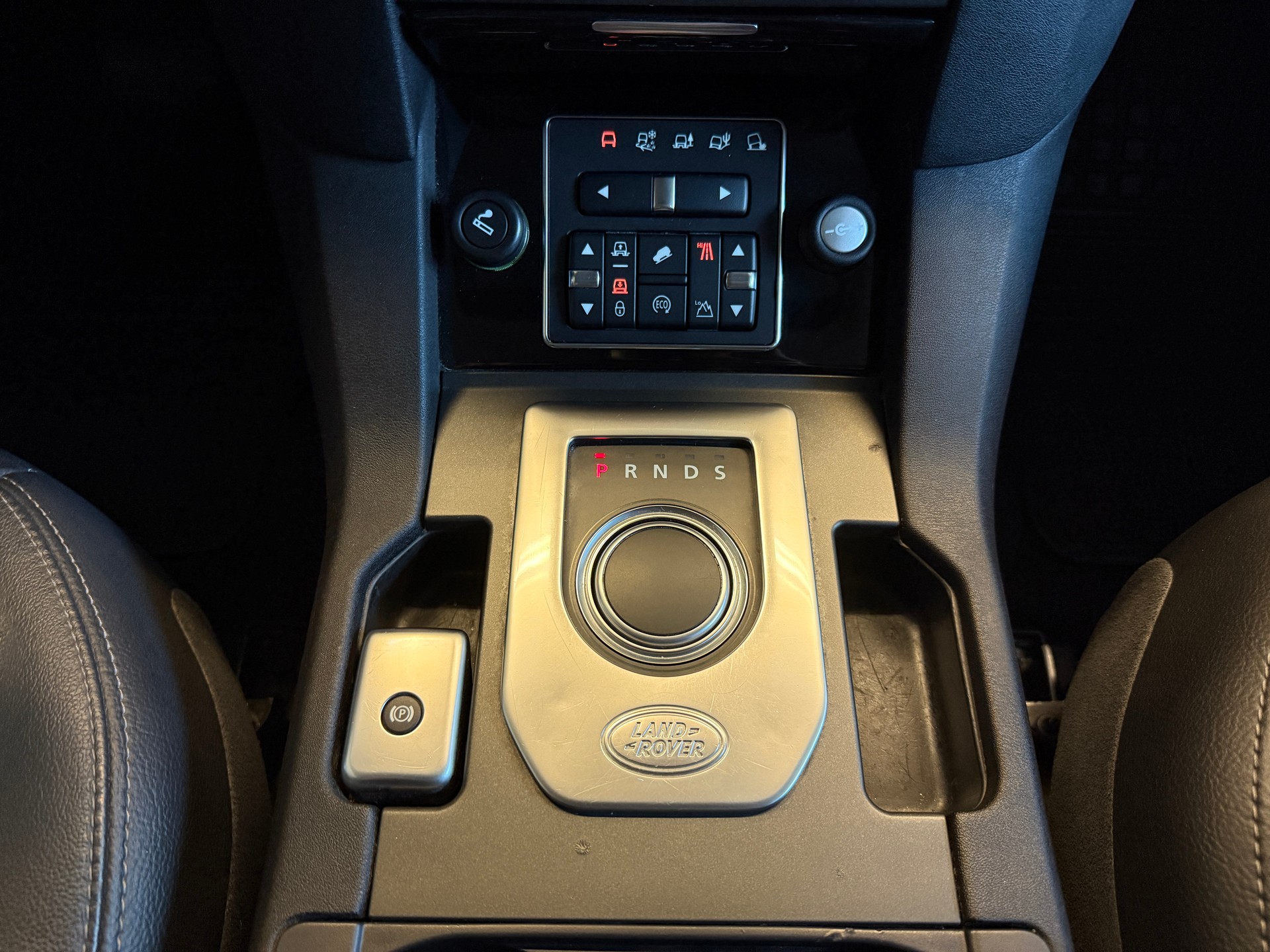 LAND ROVER Discovery 3.0 TDV6 !!!7Plätze!!! 210 Graphite-image-8