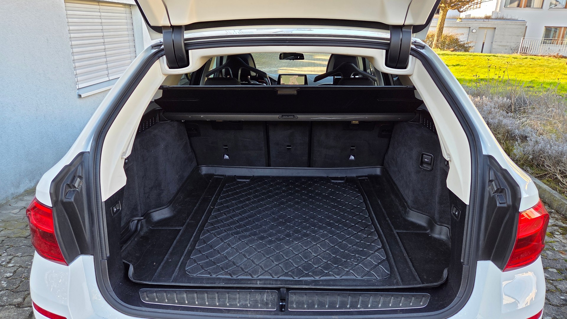 BMW 520d xDrive Touring Sport Line Steptronic-image-15