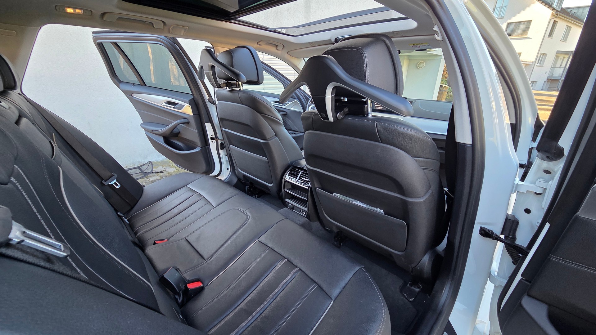 BMW 520d xDrive Touring Sport Line Steptronic-image-6