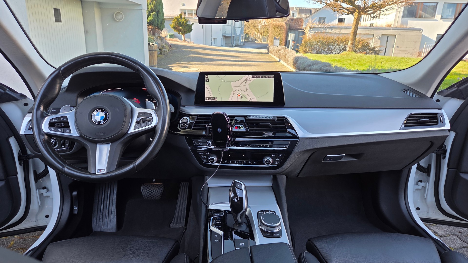 BMW 520d xDrive Touring Sport Line Steptronic-image-11