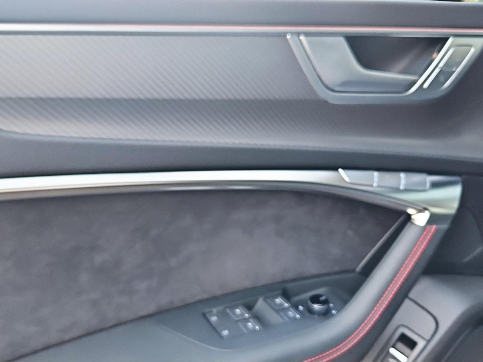 AUDI RS7 Sportback MHEV Performance Mythosschwarz Metallic-image-16