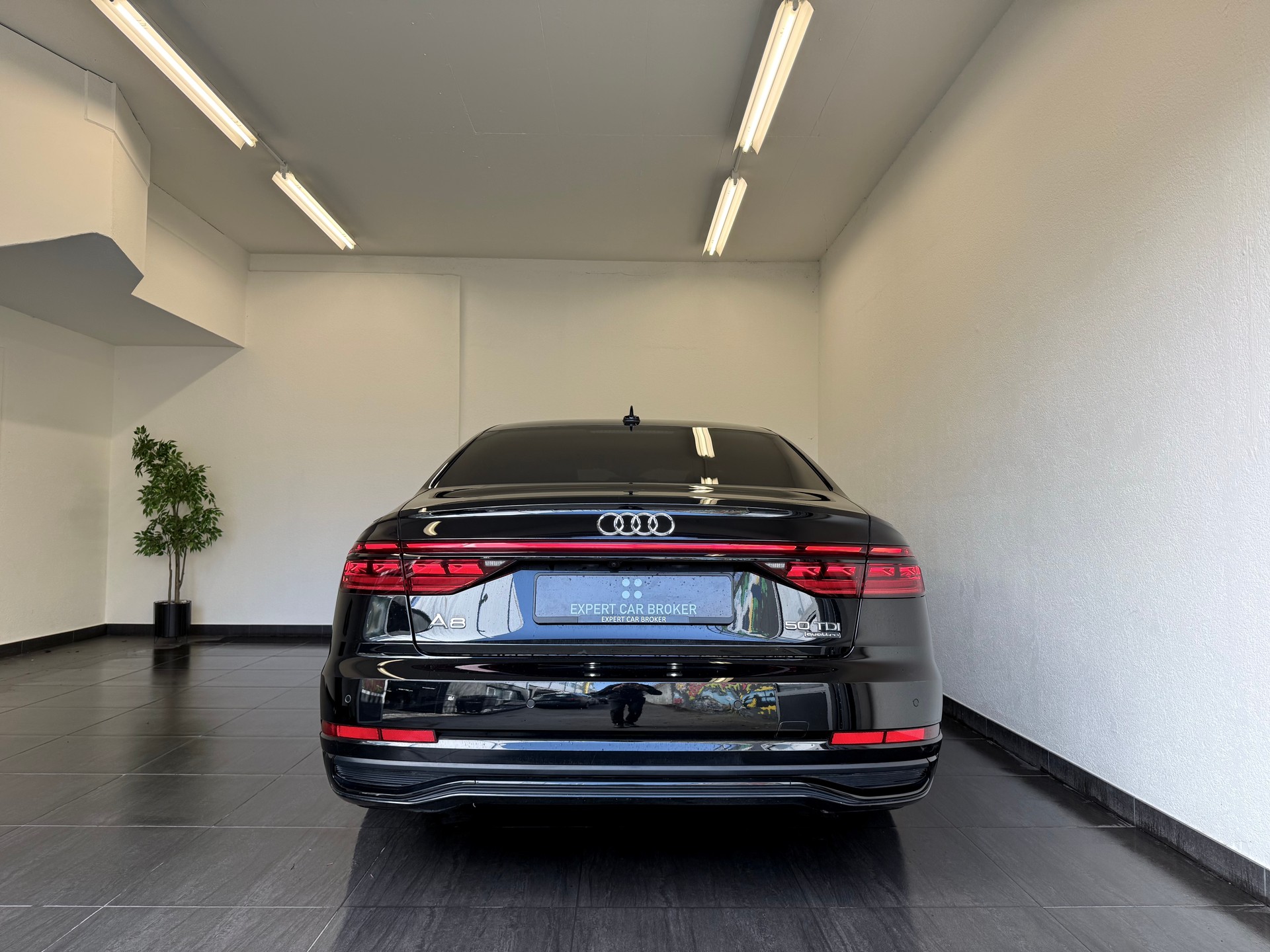 AUDI A8 50 TDI quattro tiptronic-image-9