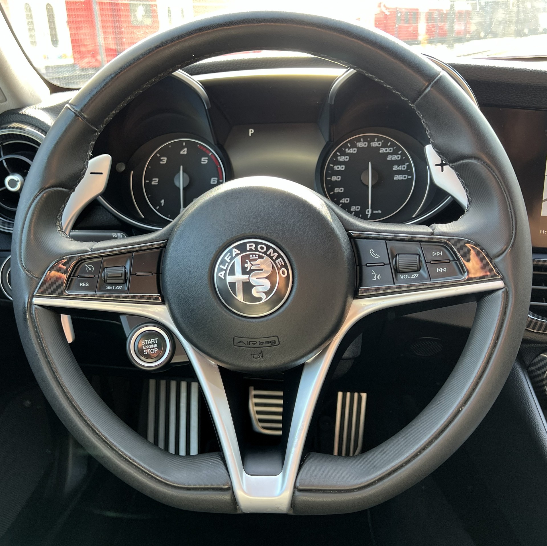 ALFA ROMEO Giulia 2.2 JTDM Veloce Q4 Automatic-image-24