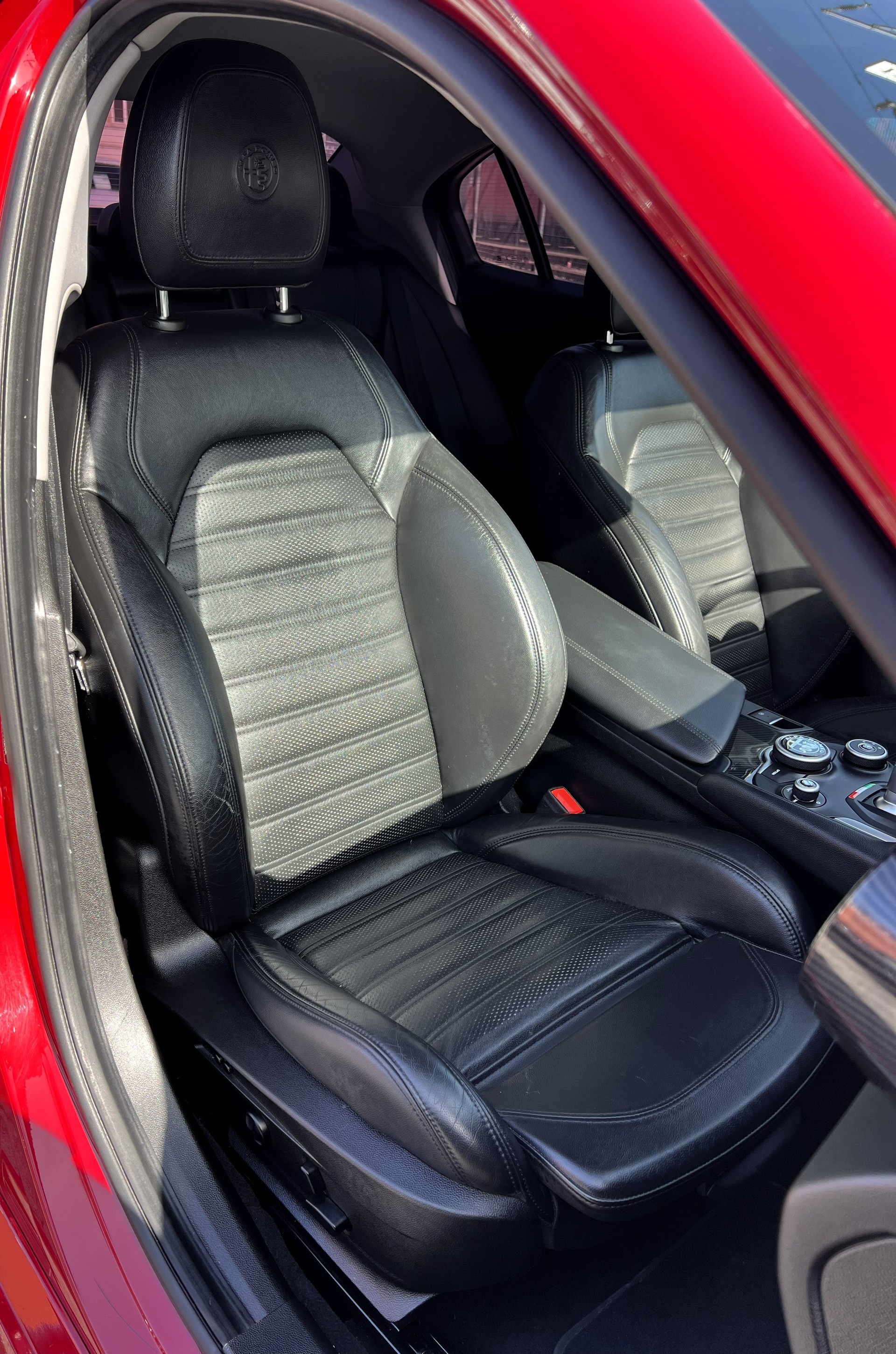 ALFA ROMEO Giulia 2.2 JTDM Veloce Q4 Automatic-image-15