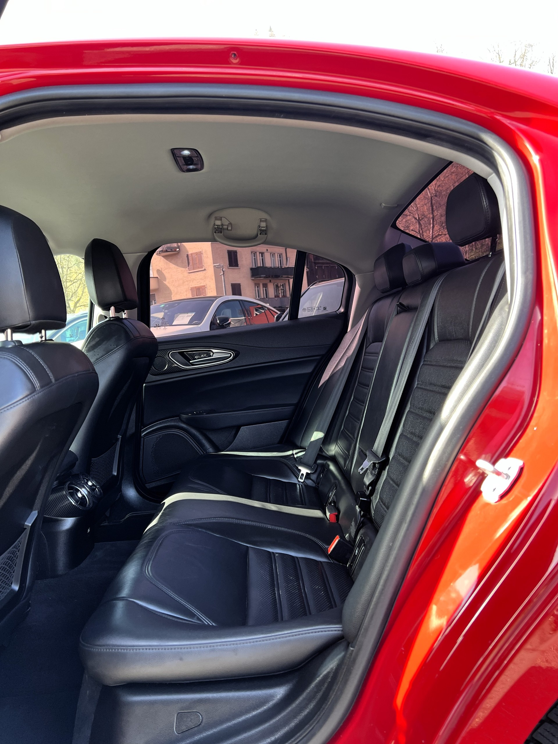 ALFA ROMEO Giulia 2.2 JTDM Veloce Q4 Automatic-image-13
