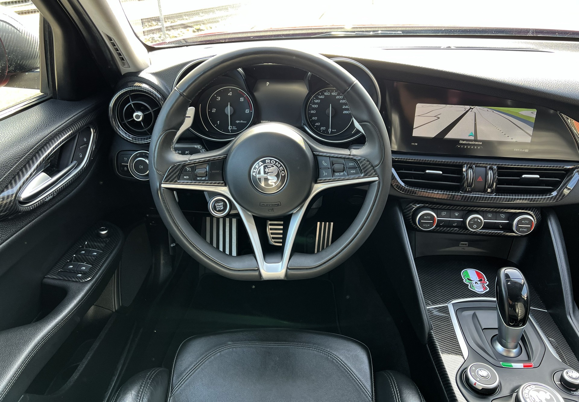 ALFA ROMEO Giulia 2.2 JTDM Veloce Q4 Automatic-image-25