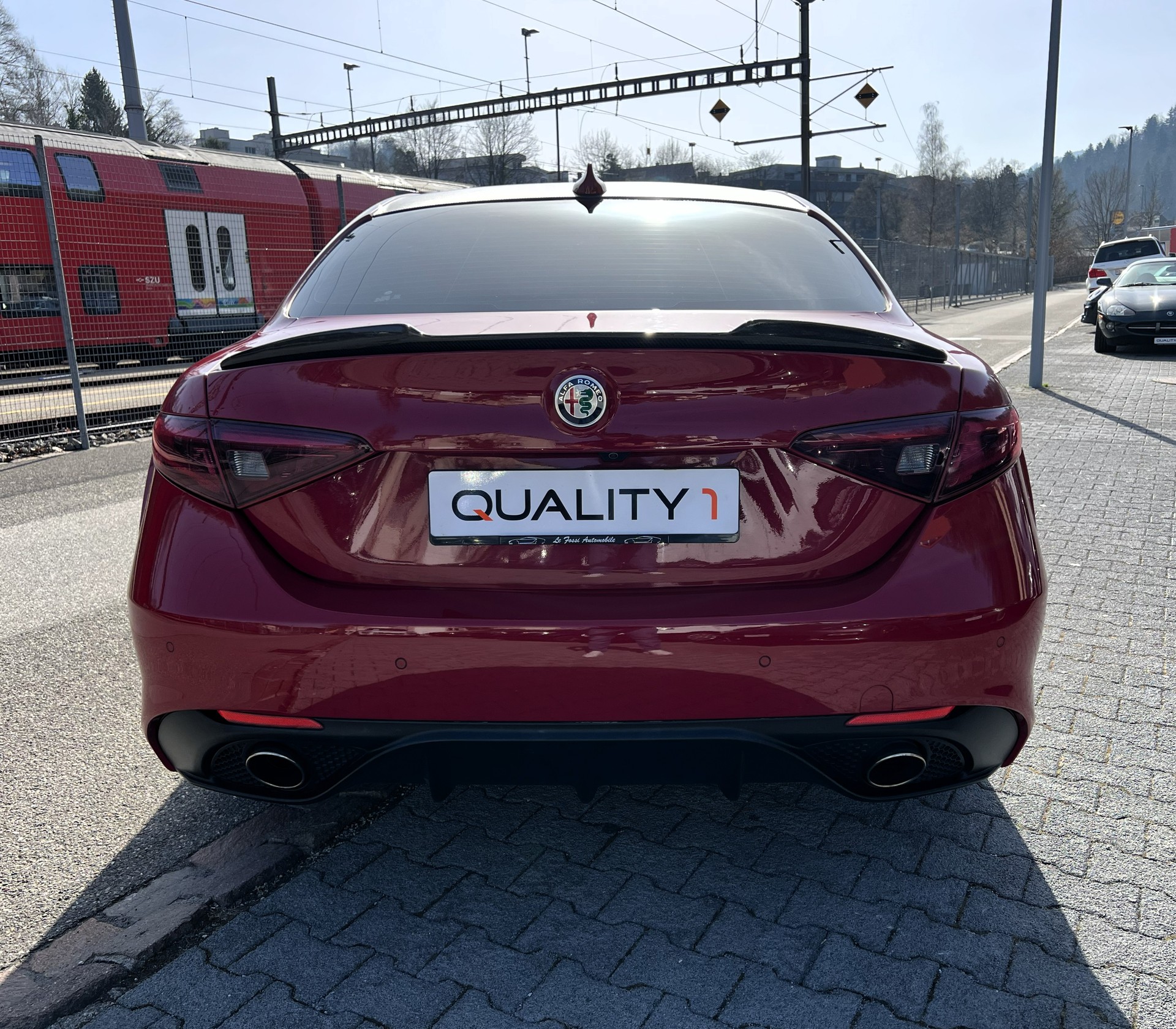 ALFA ROMEO Giulia 2.2 JTDM Veloce Q4 Automatic-showroom-element-3