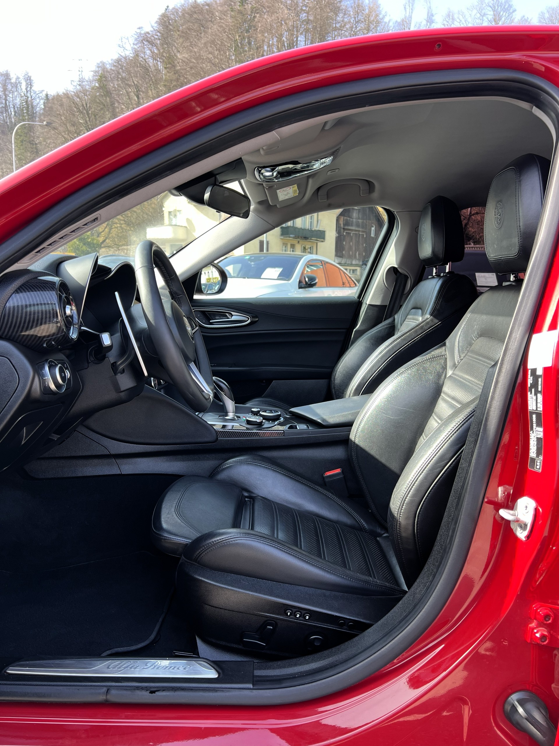 ALFA ROMEO Giulia 2.2 JTDM Veloce Q4 Automatic-image-17