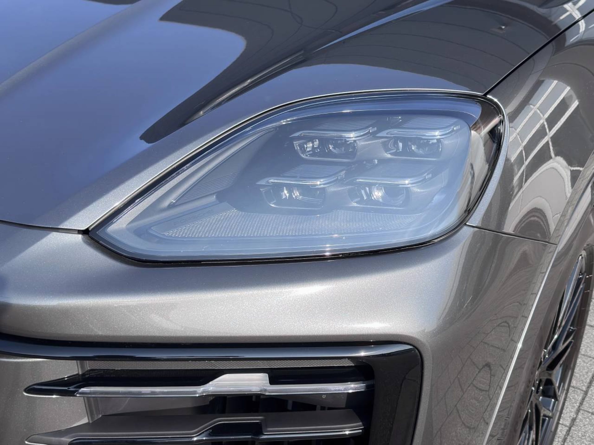 PORSCHE Cayenne S E-Hybrid Coupé-image-12