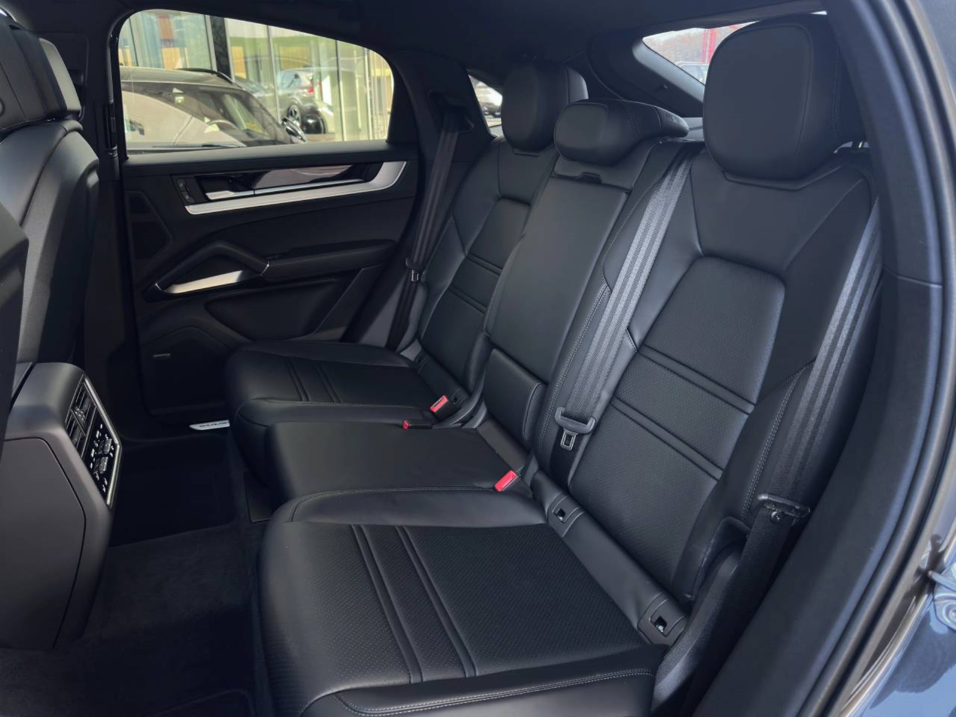 PORSCHE Cayenne S E-Hybrid Coupé-image-22