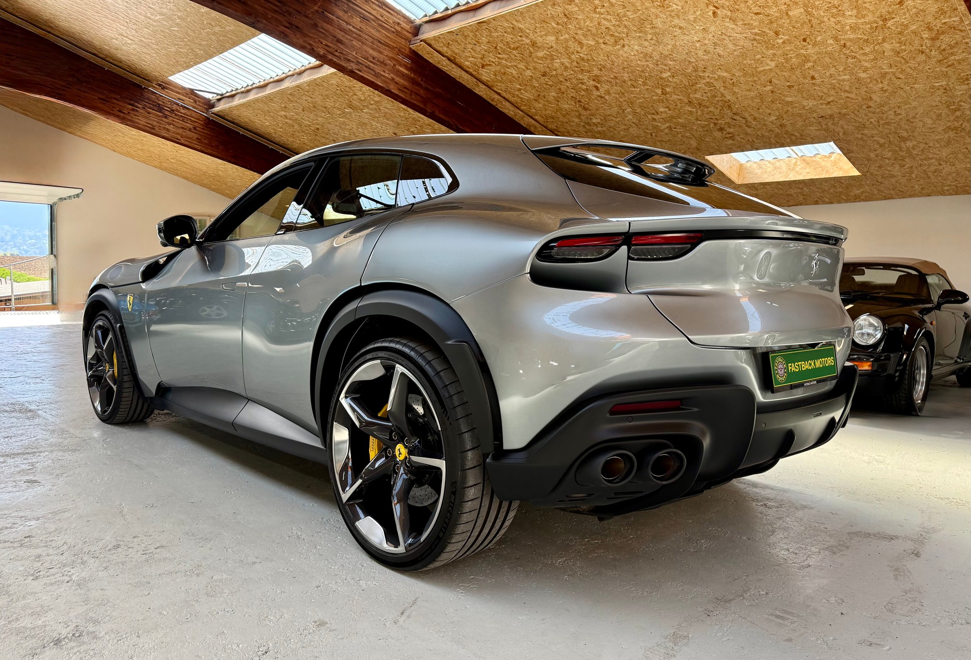 FERRARI Purosangue-image-2