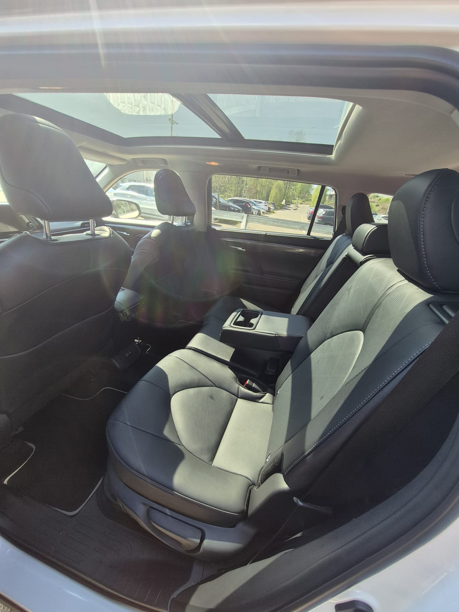 TOYOTA Highlander 2.5 HSD Premium e-CVT-image-10