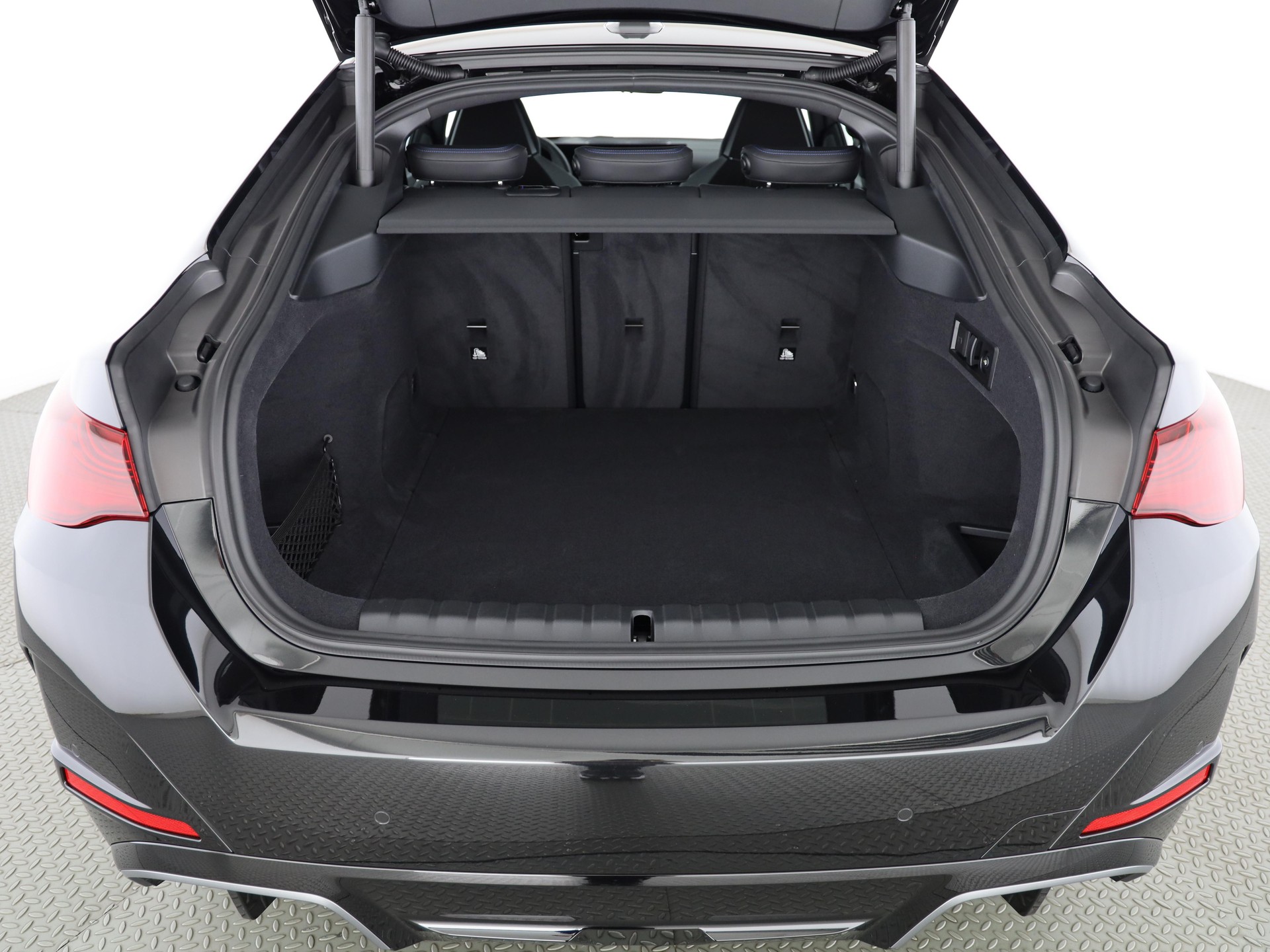 BMW i4 M60-image-6