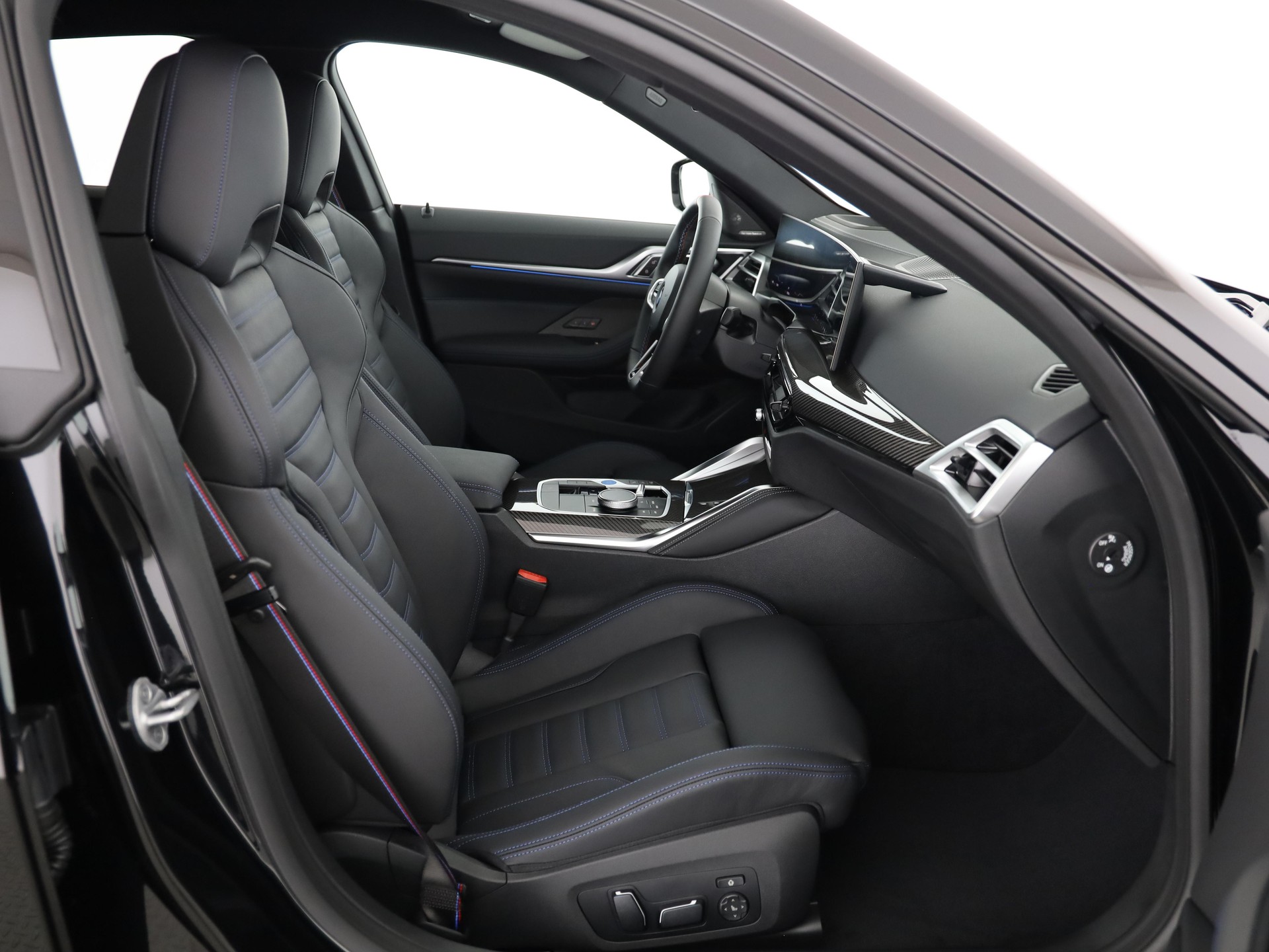 BMW i4 M60-image-16