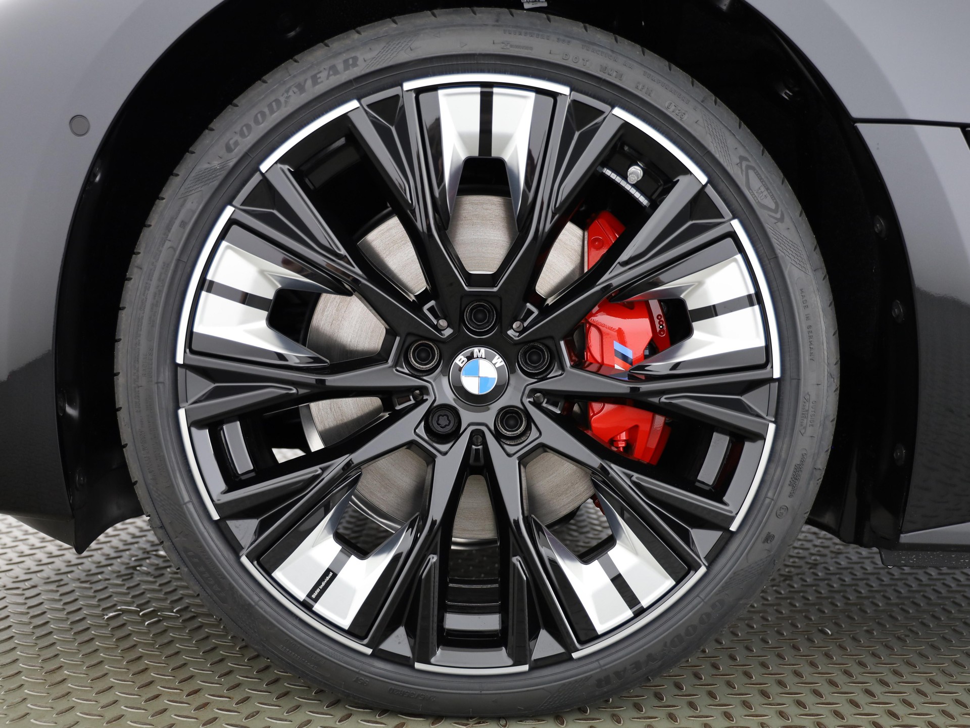 BMW i4 M60-image-22