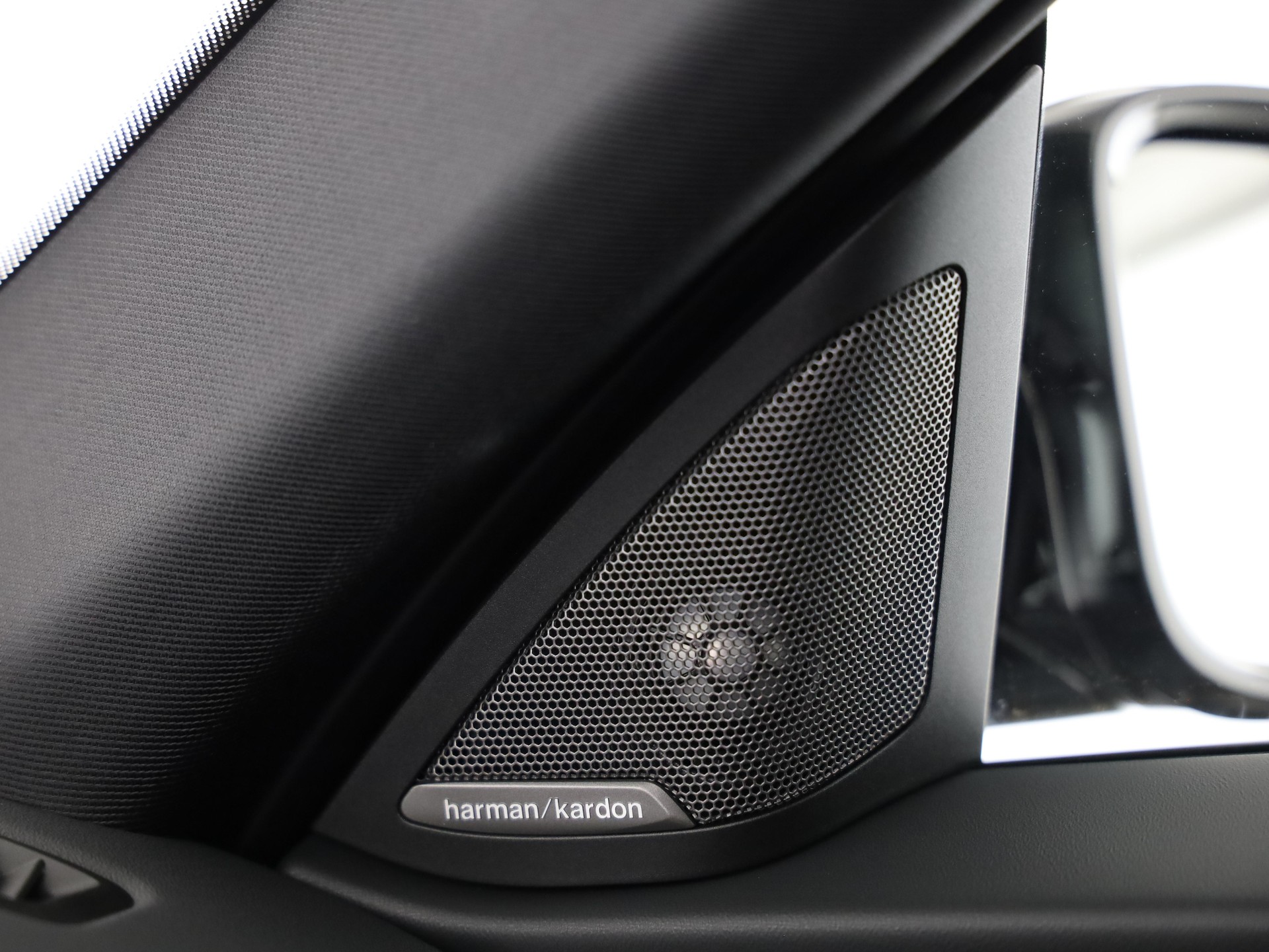 BMW i4 M60-image-11
