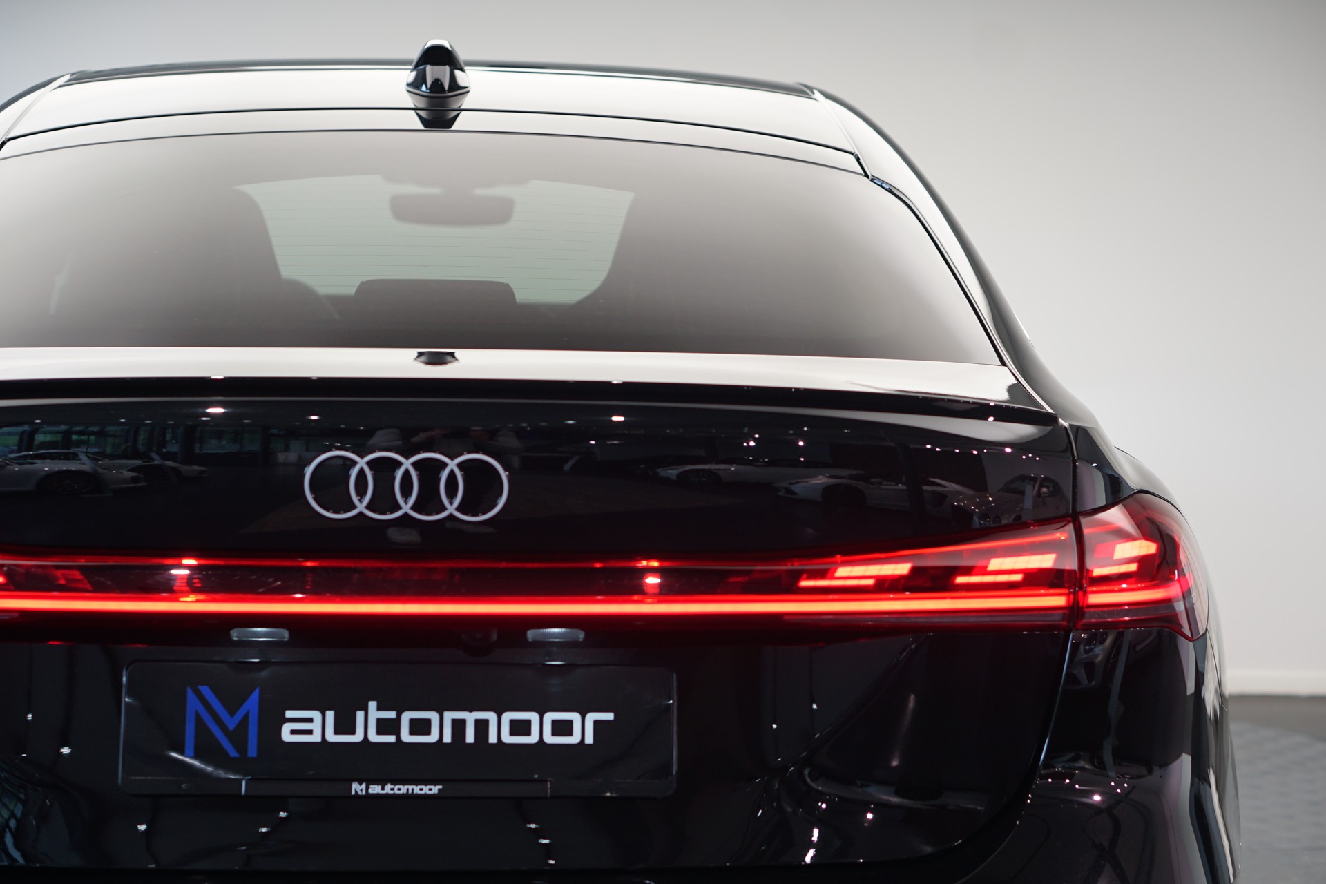 AUDI S5 Limousine TFSI quattro S tronic *Panorama* *Sportsitze* *OLED*-image-10