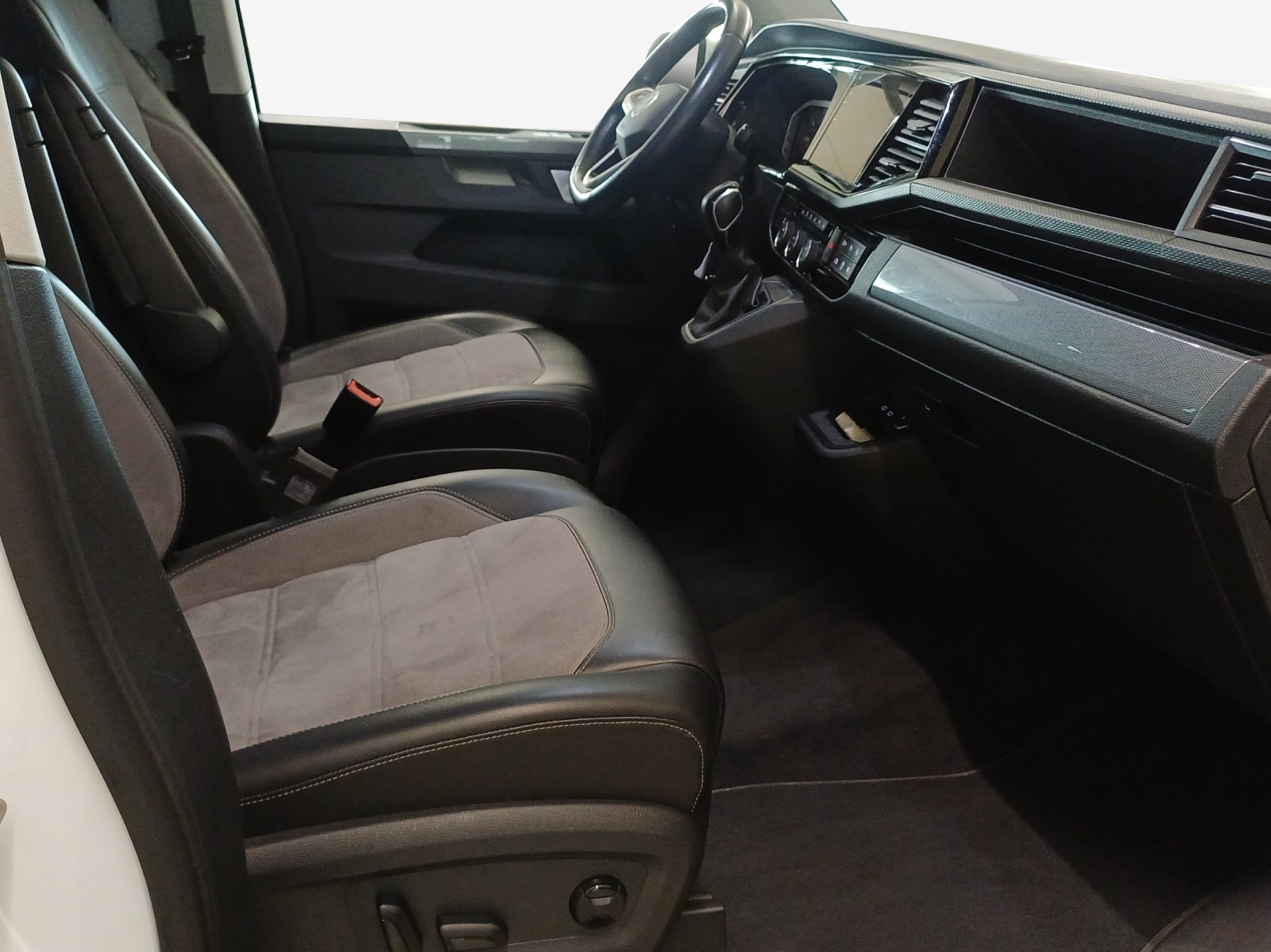 VW T6.1 Multivan 2.0 Bi-TDI Highline Liberty 4Mot. DSG-image-15