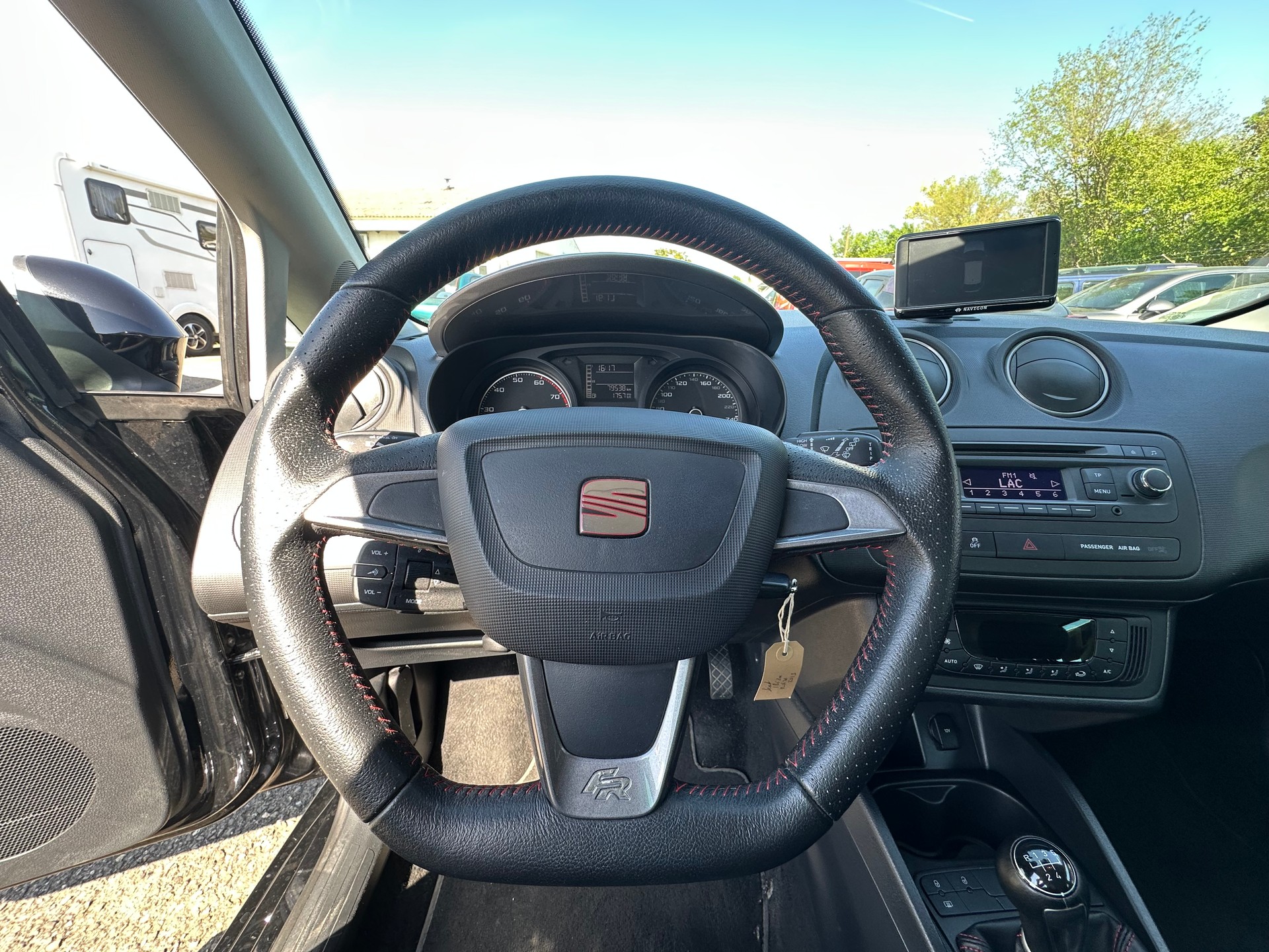SEAT Ibiza SC 1.2 TSI FR Stopp-Start-image-12