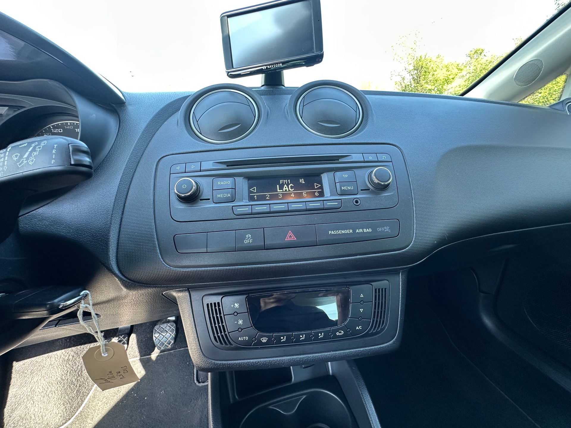 SEAT Ibiza SC 1.2 TSI FR Stopp-Start-image-14