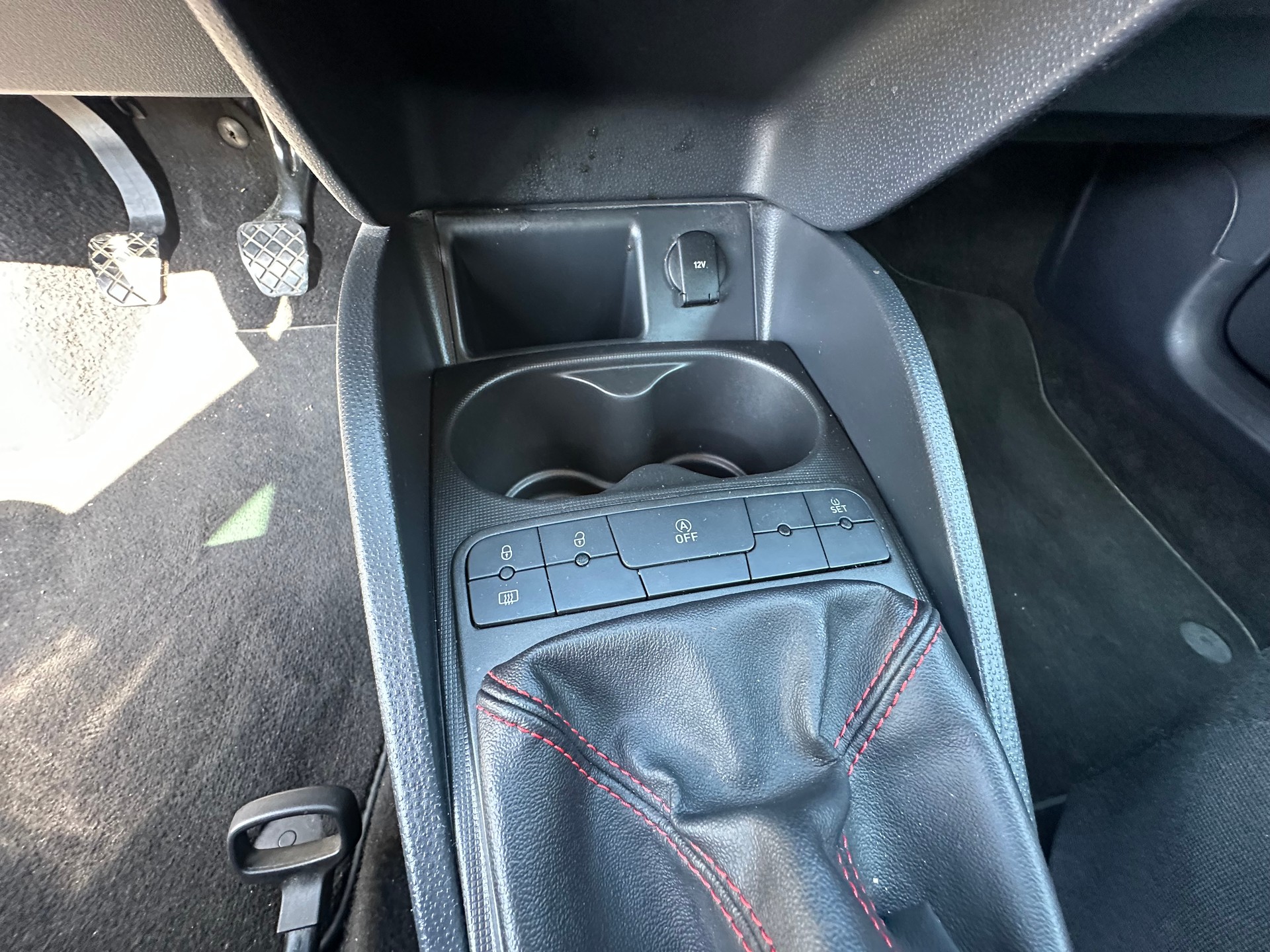 SEAT Ibiza SC 1.2 TSI FR Stopp-Start-image-13