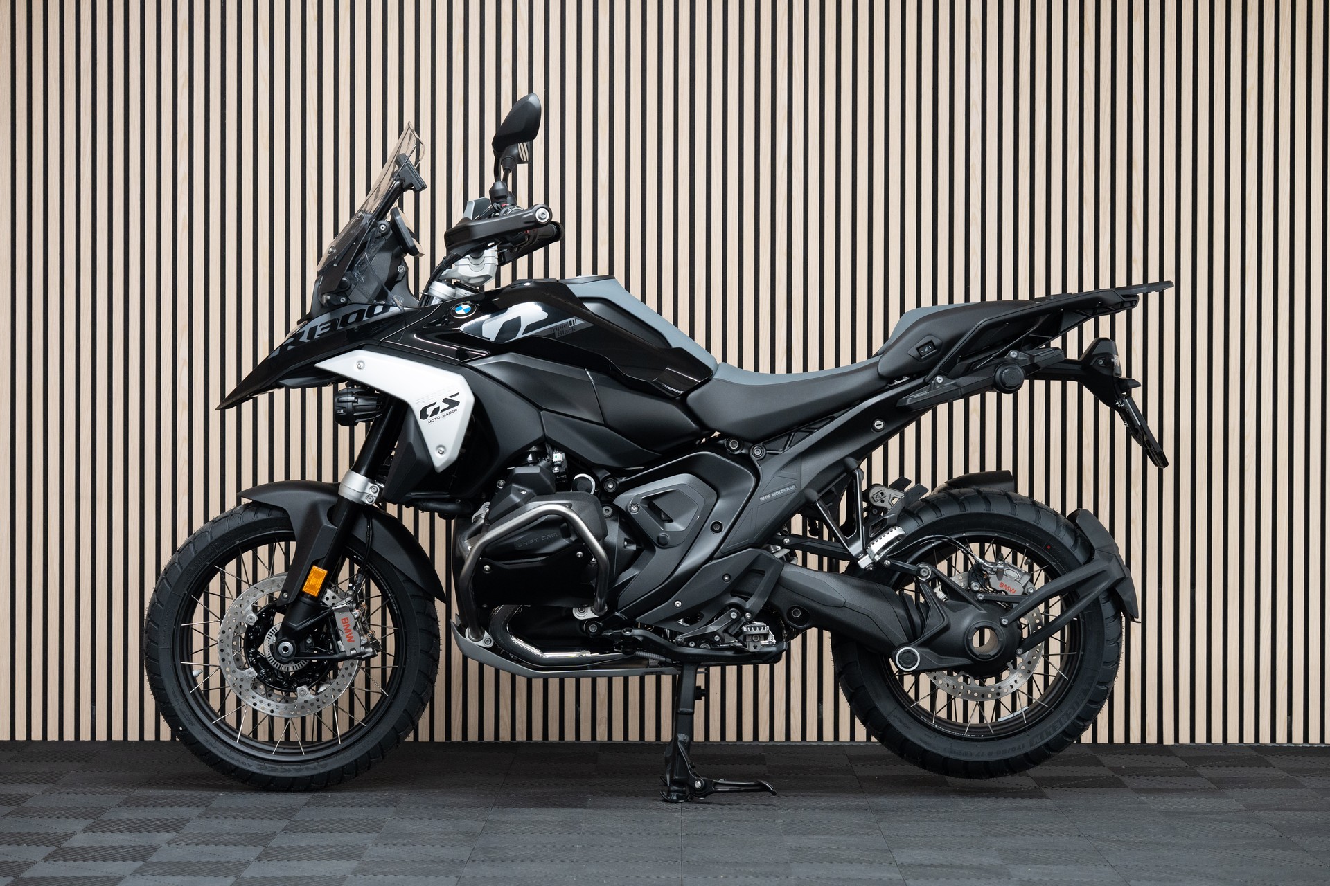 BMW R 1300 GS mit 0.9% Leasing 💸🚀-image-1