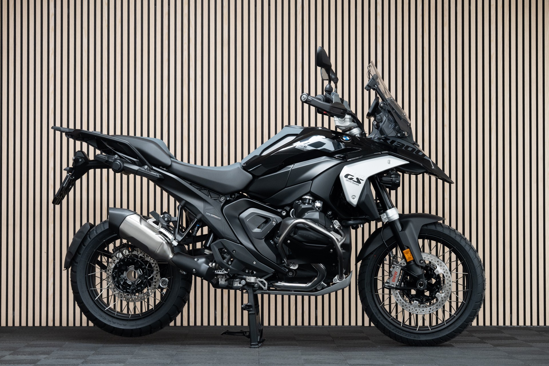 BMW R 1300 GS mit 0.9% Leasing 💸🚀-image-0